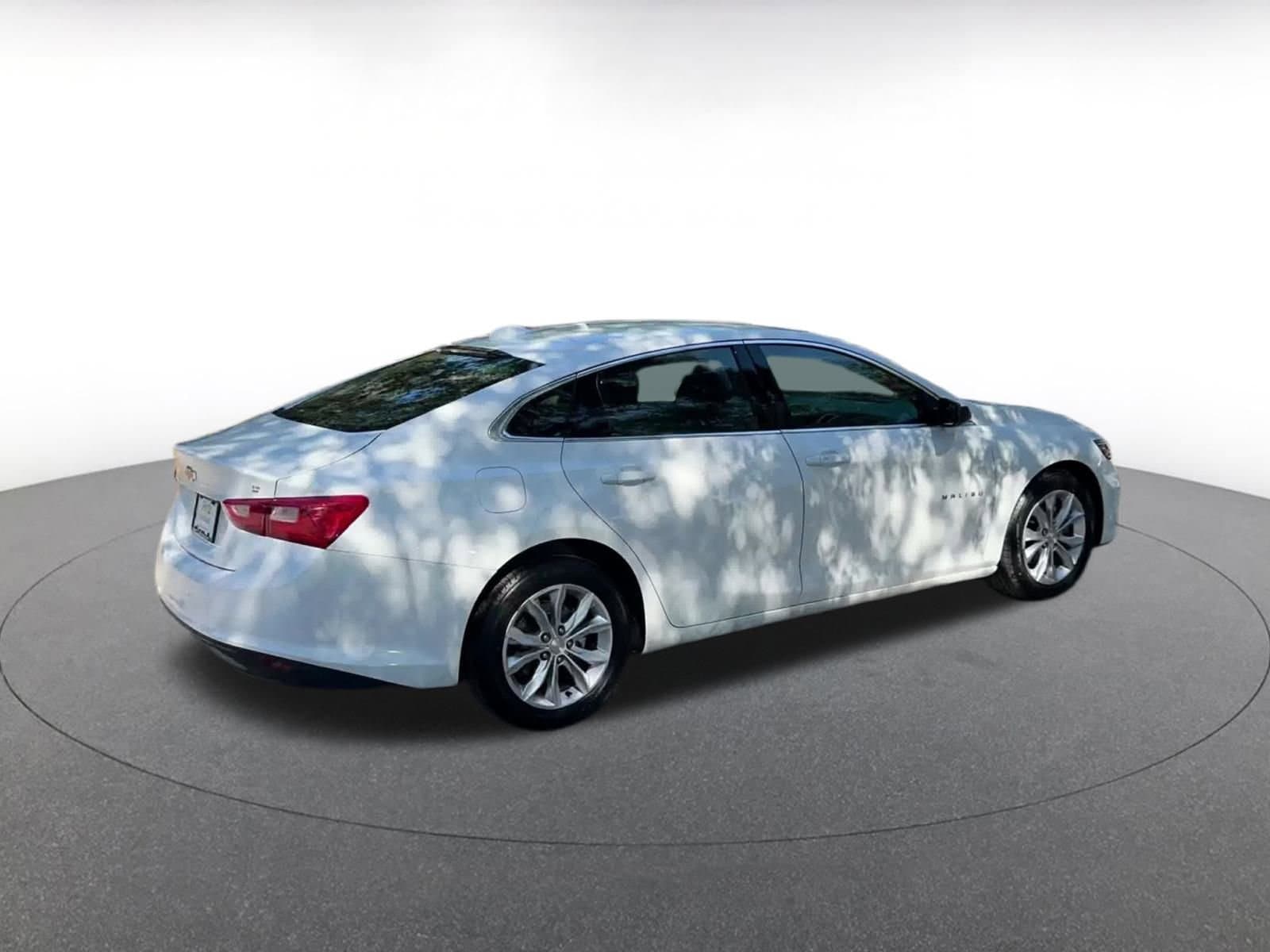 Thumbnail: 2023 Chevrolet Malibu - 15