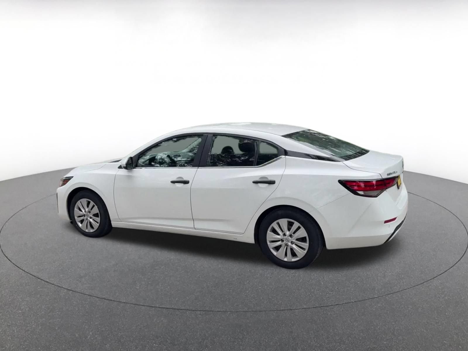 Thumbnail: 2025 Nissan Sentra - 10