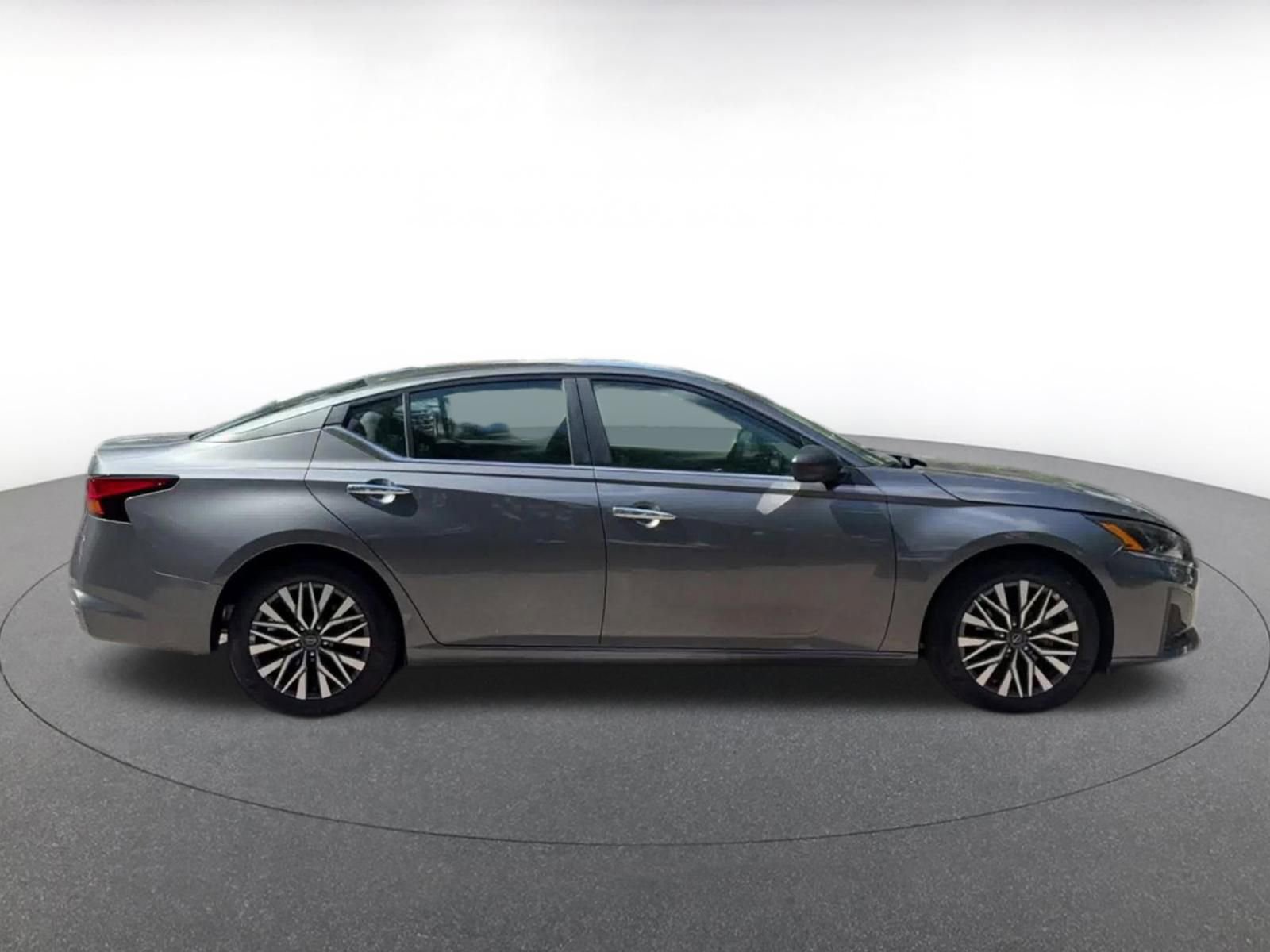 Thumbnail: 2025 Nissan Altima - 16