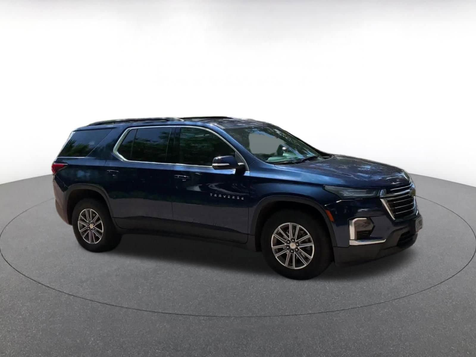 Thumbnail: 2023 Chevrolet Traverse - 2