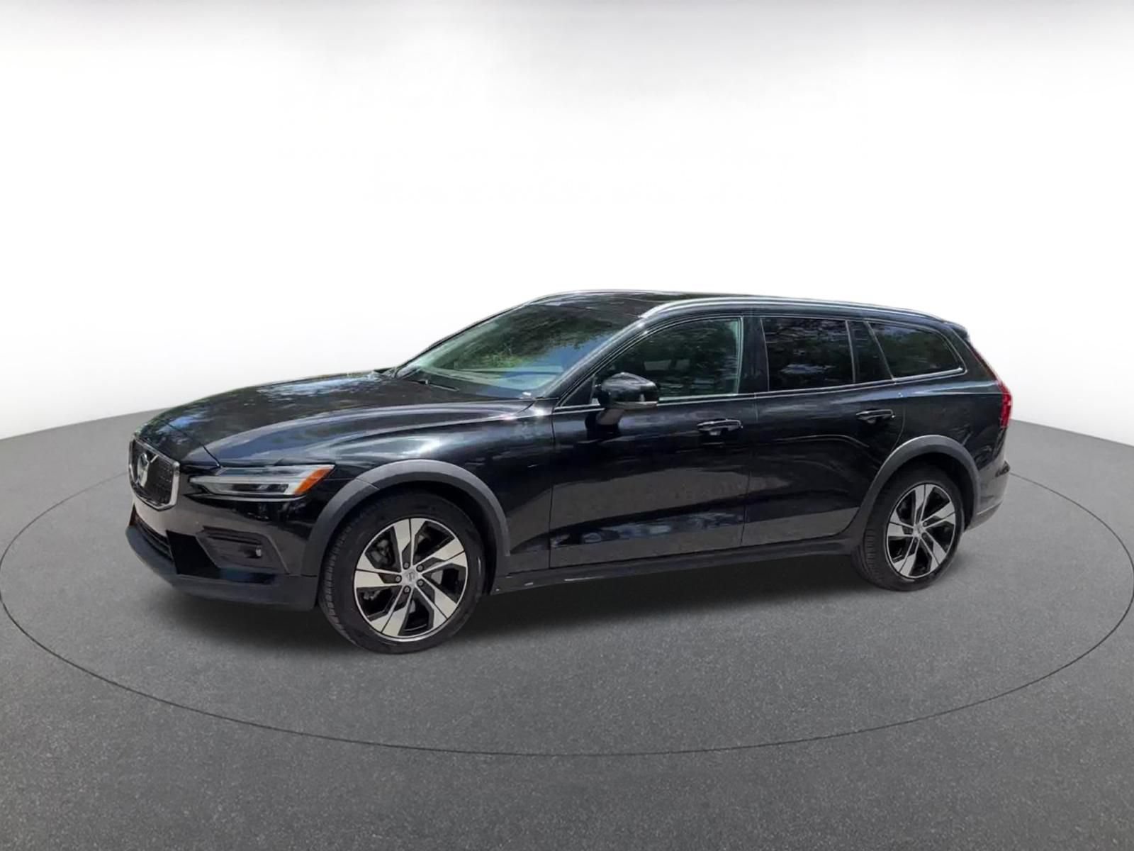 Thumbnail: 2025 Volvo S60 - 7