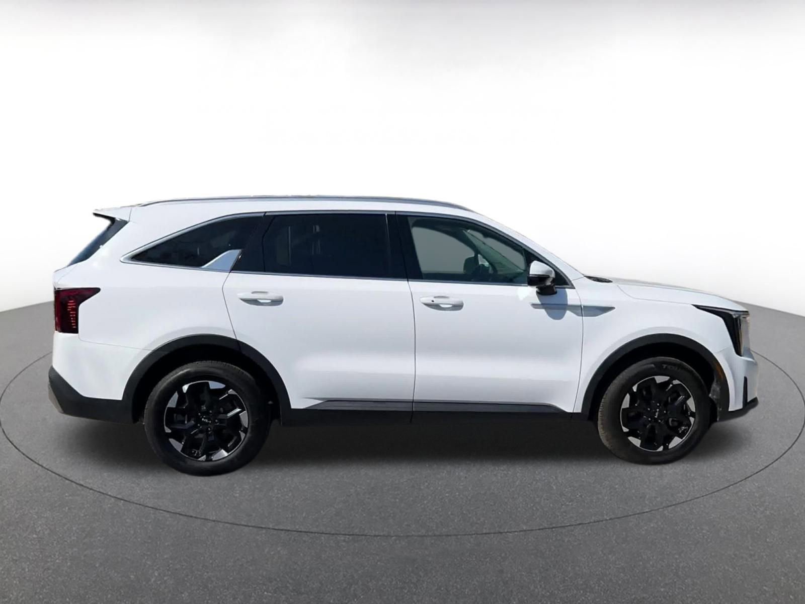 Thumbnail: 2024 Kia Sorento - 16