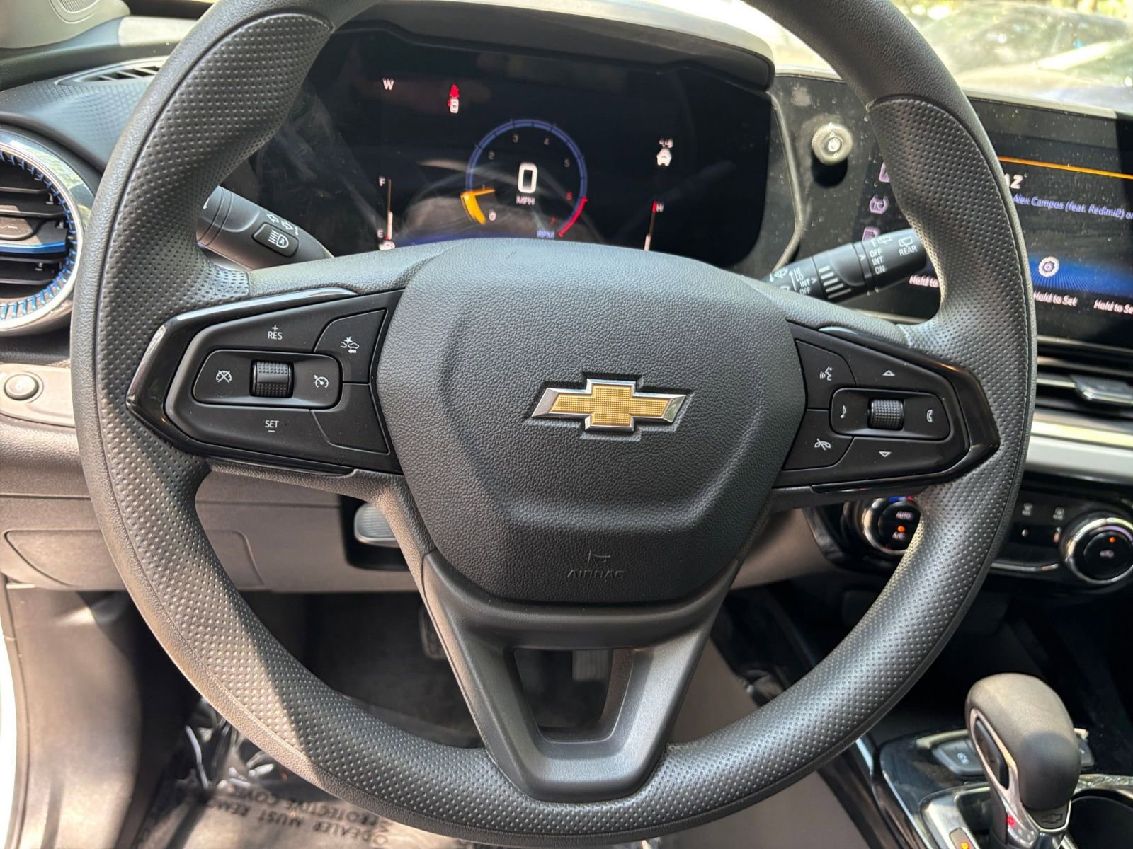 Thumbnail: 2025 Chevrolet Trax - 27