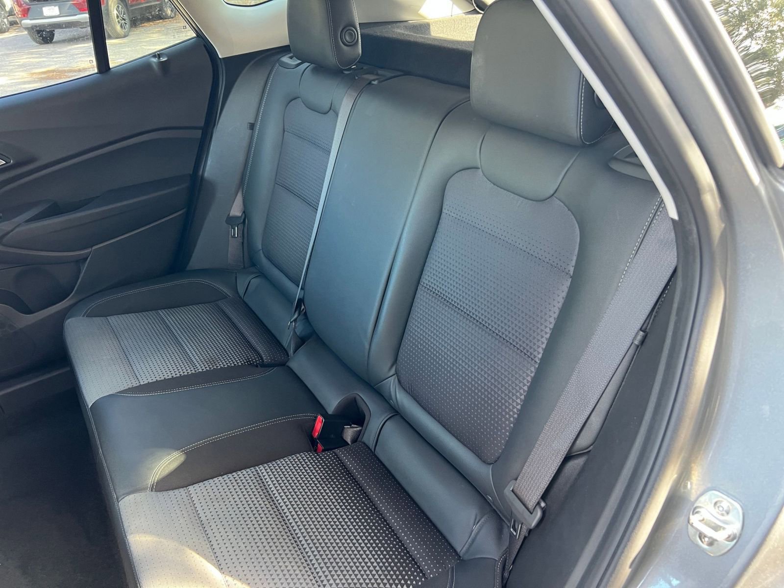 Thumbnail: 2025 Chevrolet Trax - 31