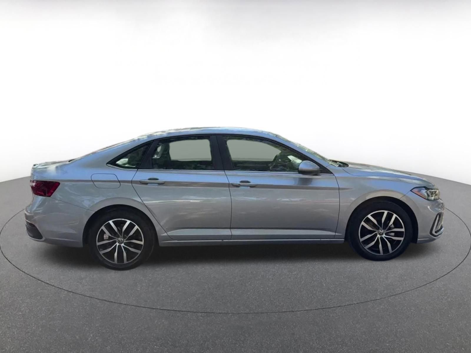 Thumbnail: 2025 Volkswagen Jetta - 16