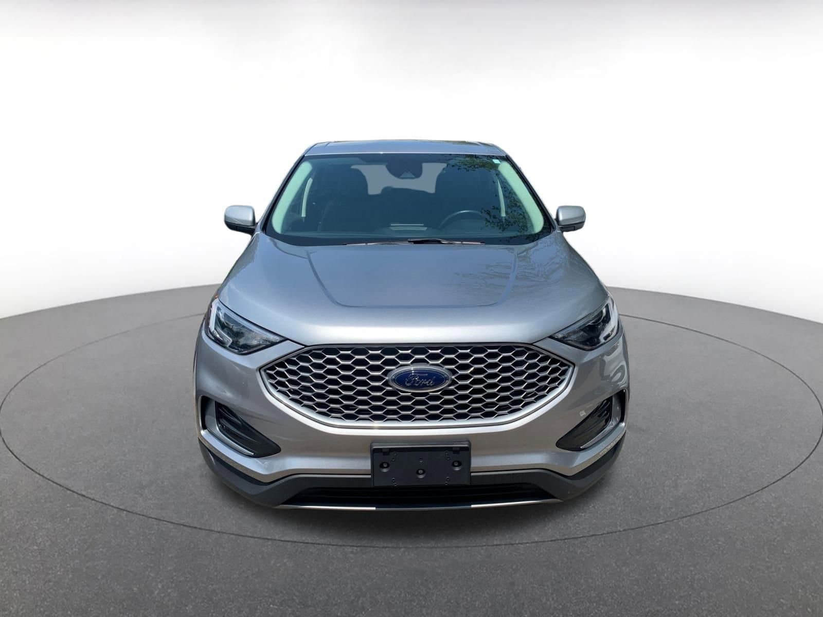 Thumbnail: 2023 Ford Edge - 7