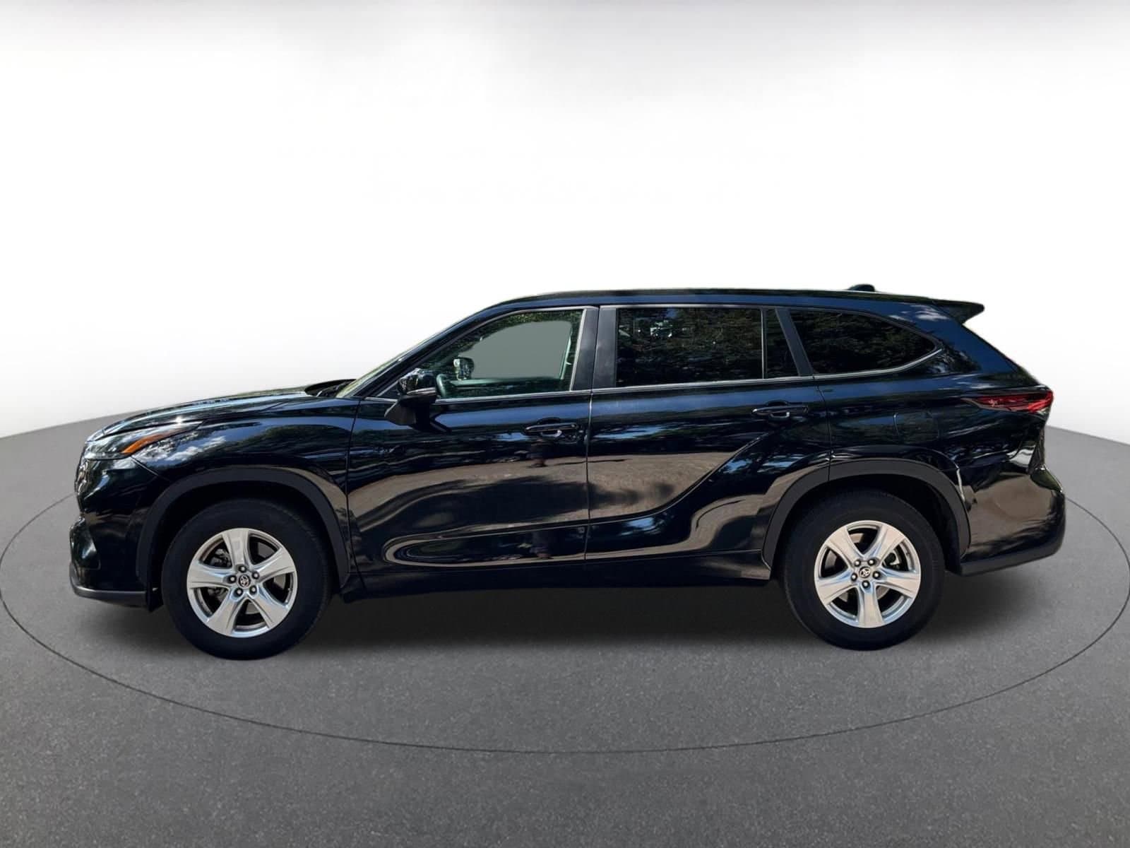 Thumbnail: 2025 Toyota Highlander - 4