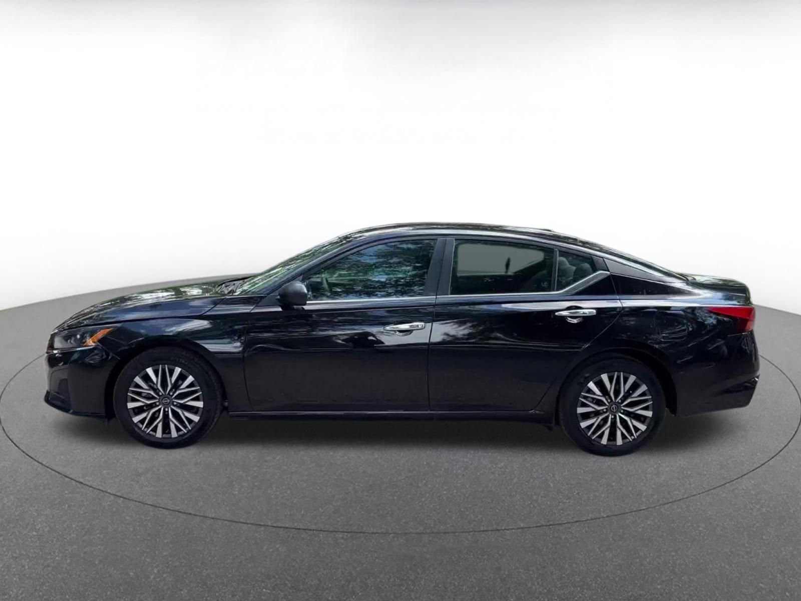Thumbnail: 2025 Nissan Altima - 14