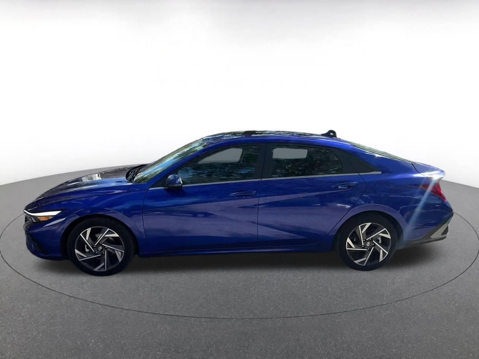Thumbnail: 2025 Hyundai Elantra - 9