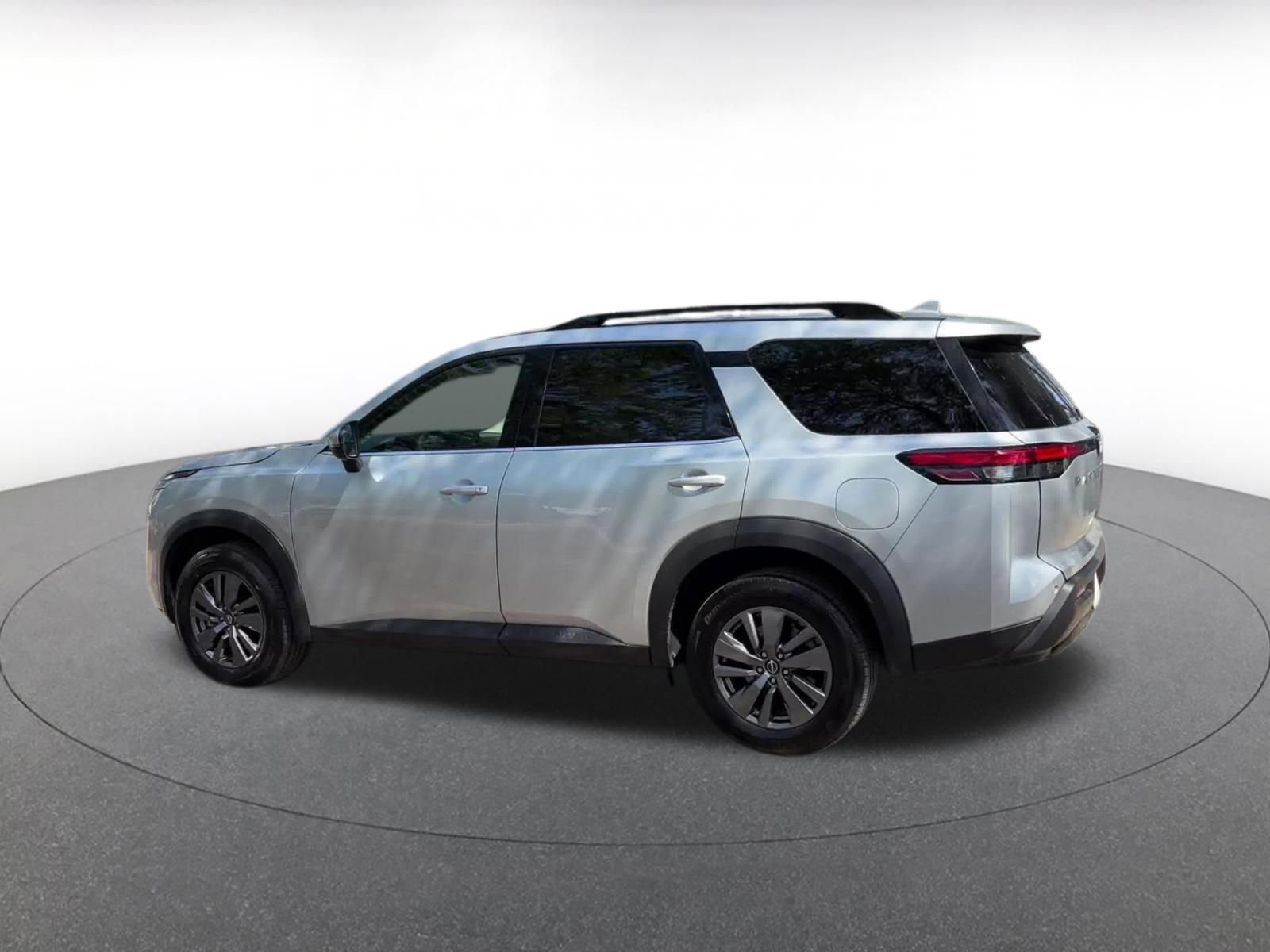 Thumbnail: 2024 Nissan Pathfinder - 10
