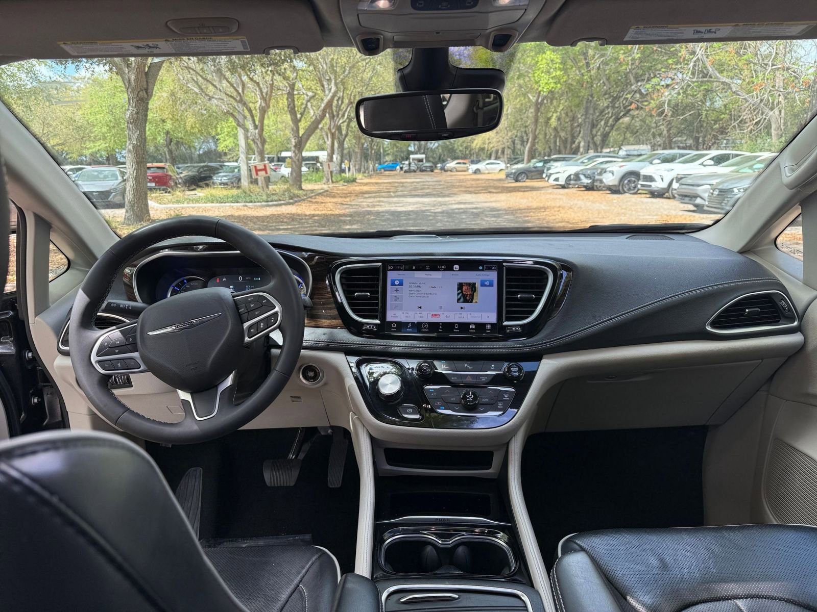 Thumbnail: 2023 Chrysler Pacifica - 31