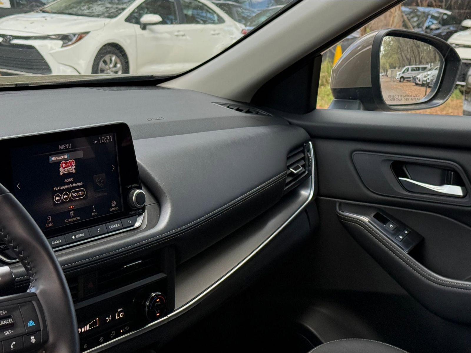 Thumbnail: 2025 Nissan Rogue - 32