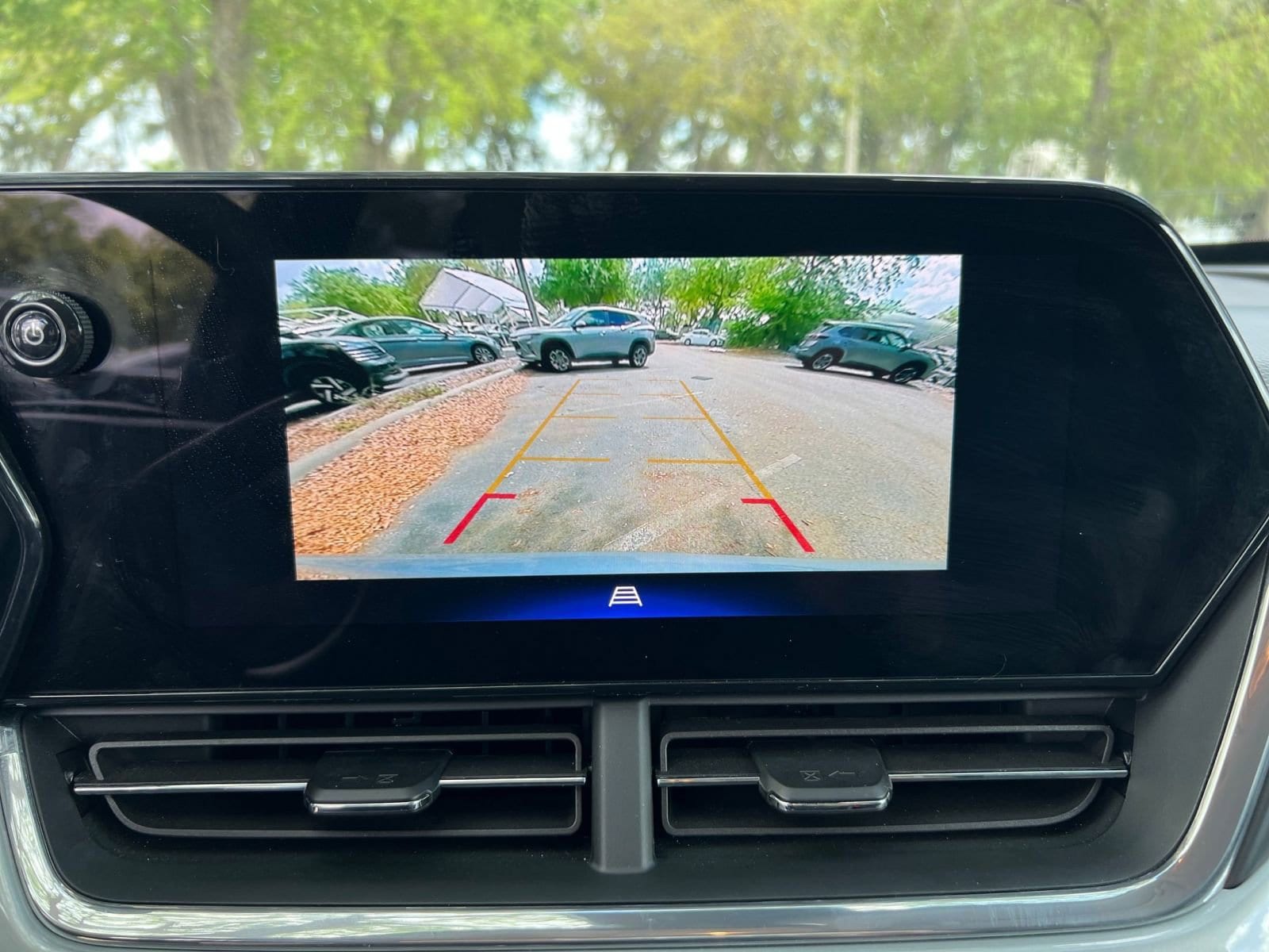 Thumbnail: 2025 Chevrolet Trax - 21