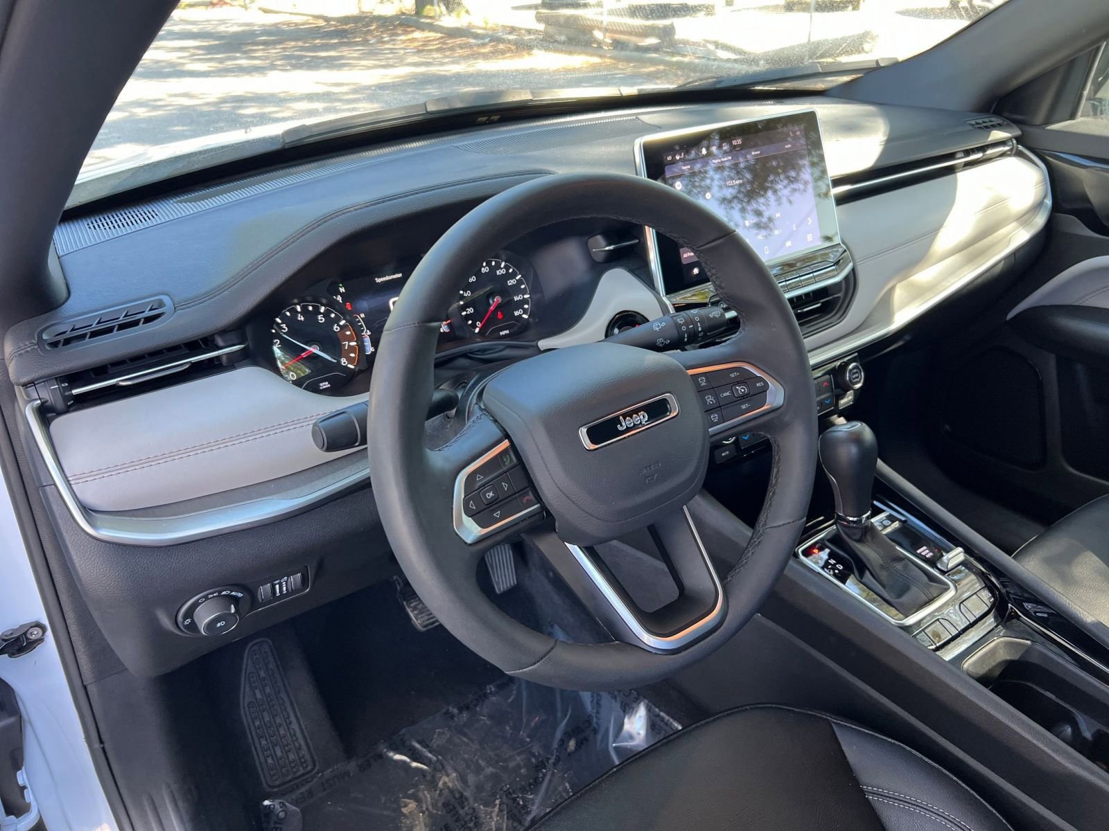 Thumbnail: 2025 Jeep Compass - 29