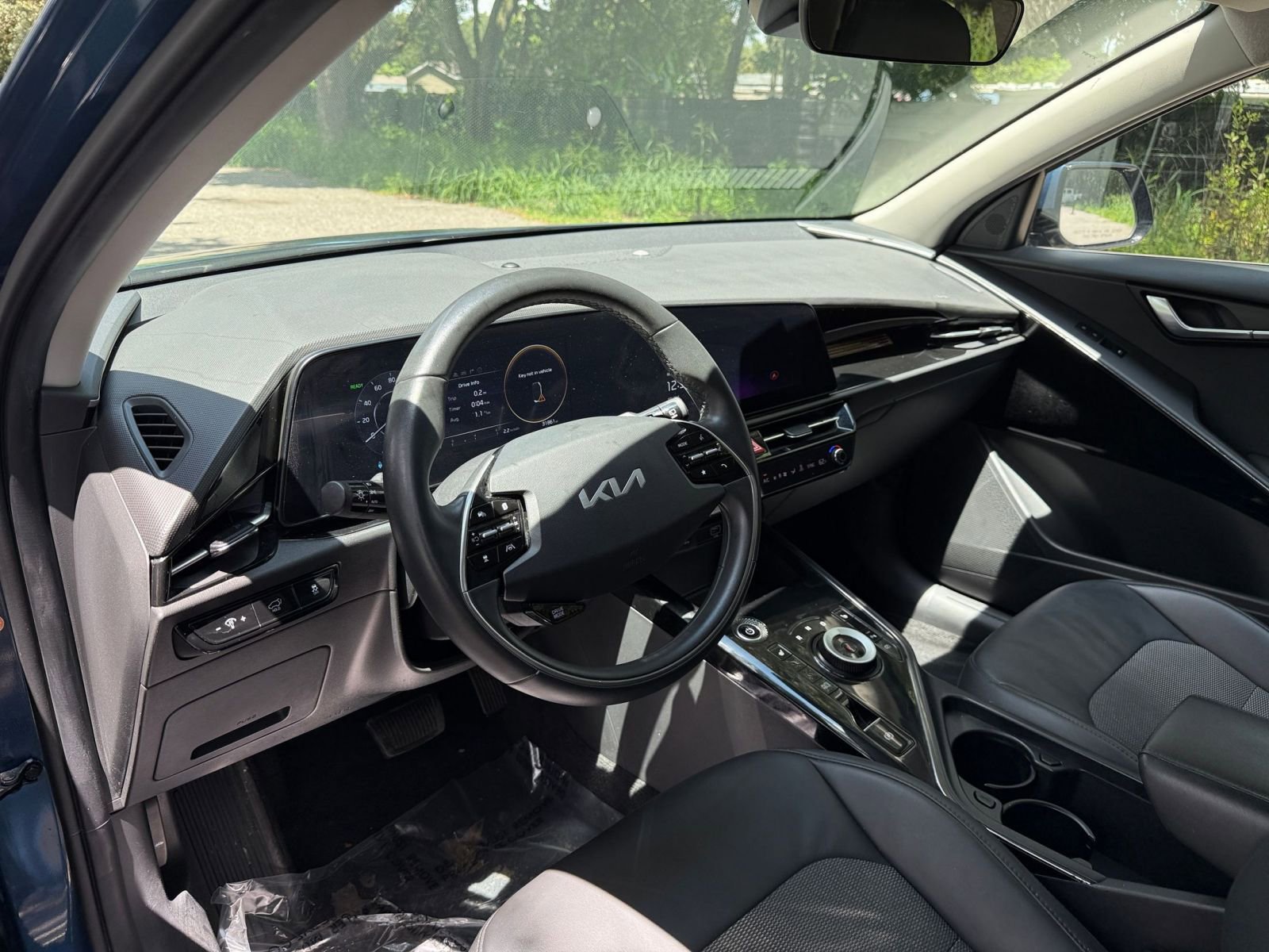 Thumbnail: 2023 Kia Niro - 31