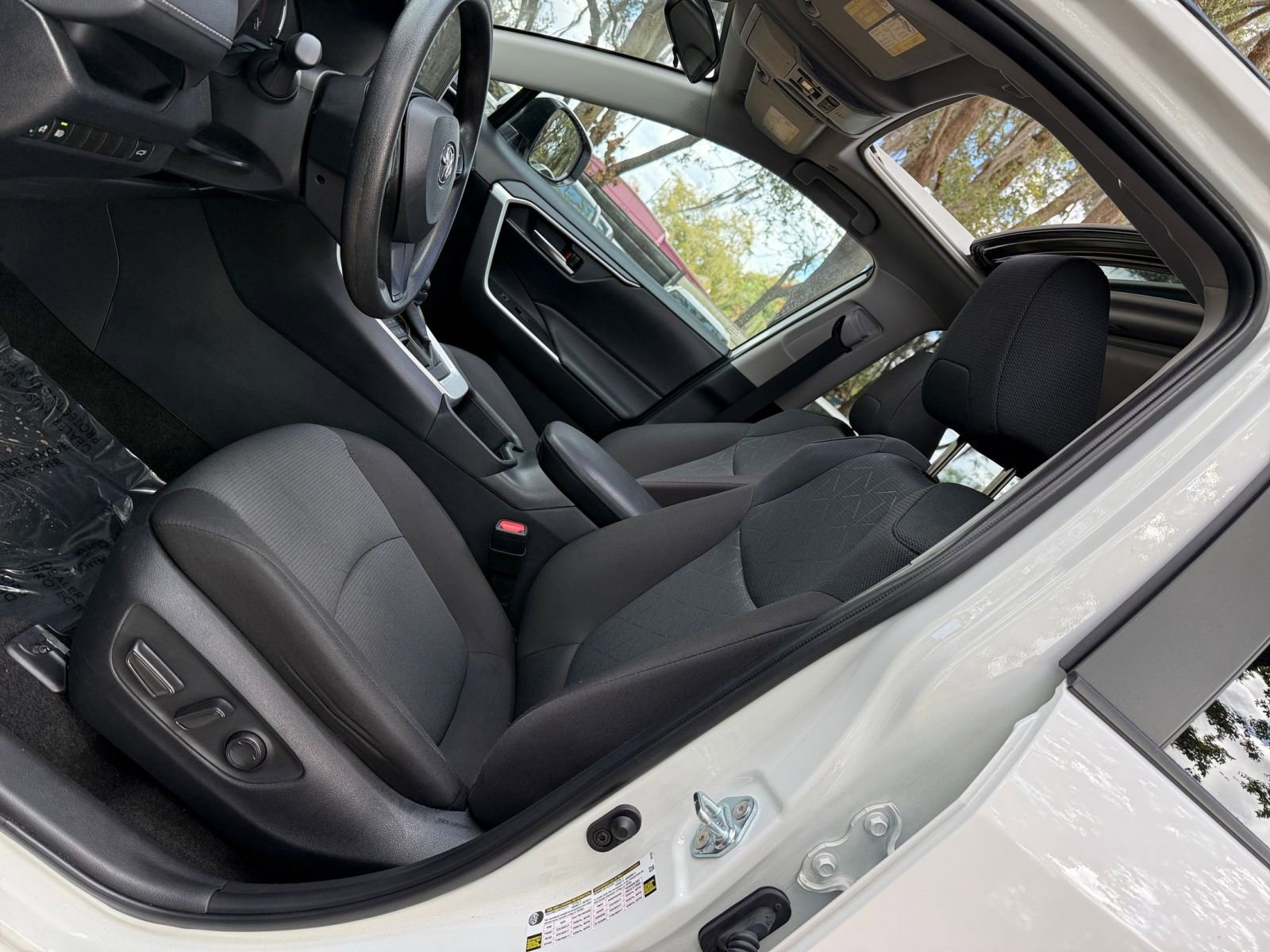 Thumbnail: 2025 Toyota RAV4 - 24