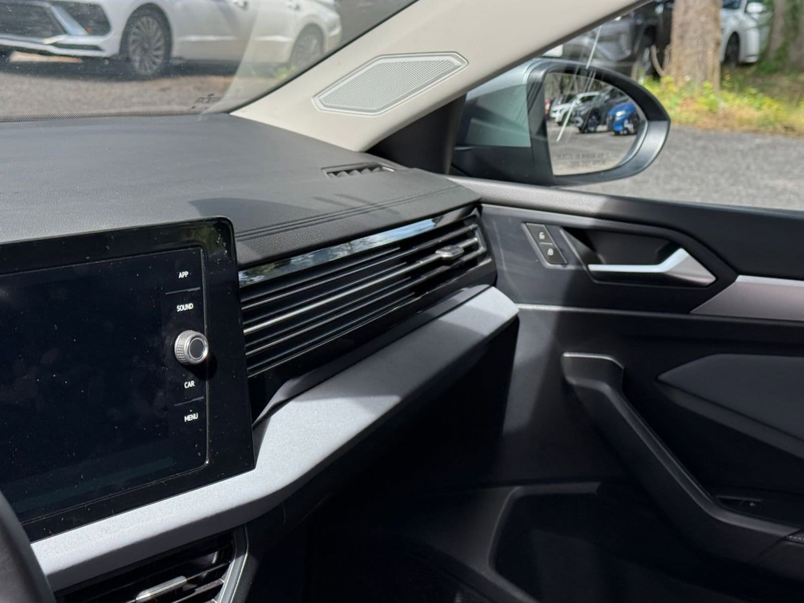 Thumbnail: 2025 Volkswagen Jetta - 29