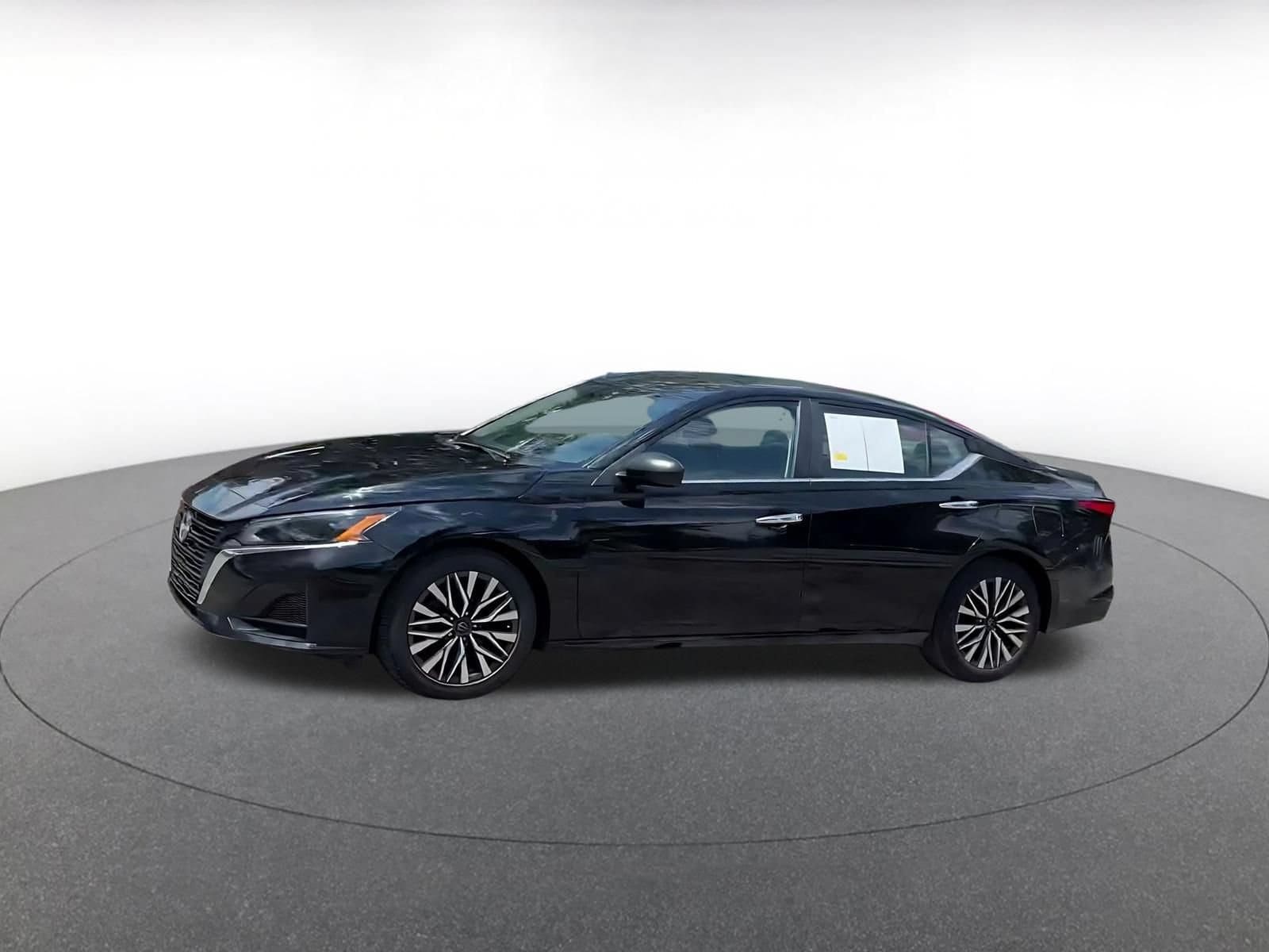 Thumbnail: 2025 Nissan Altima - 6
