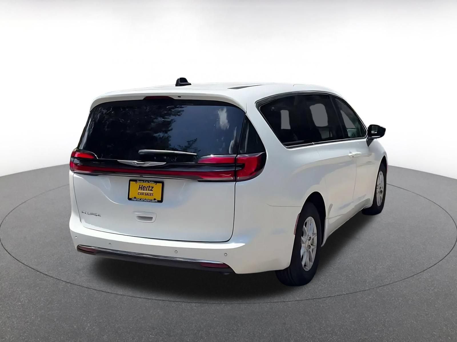 Thumbnail: 2025 Chrysler Pacifica - 11