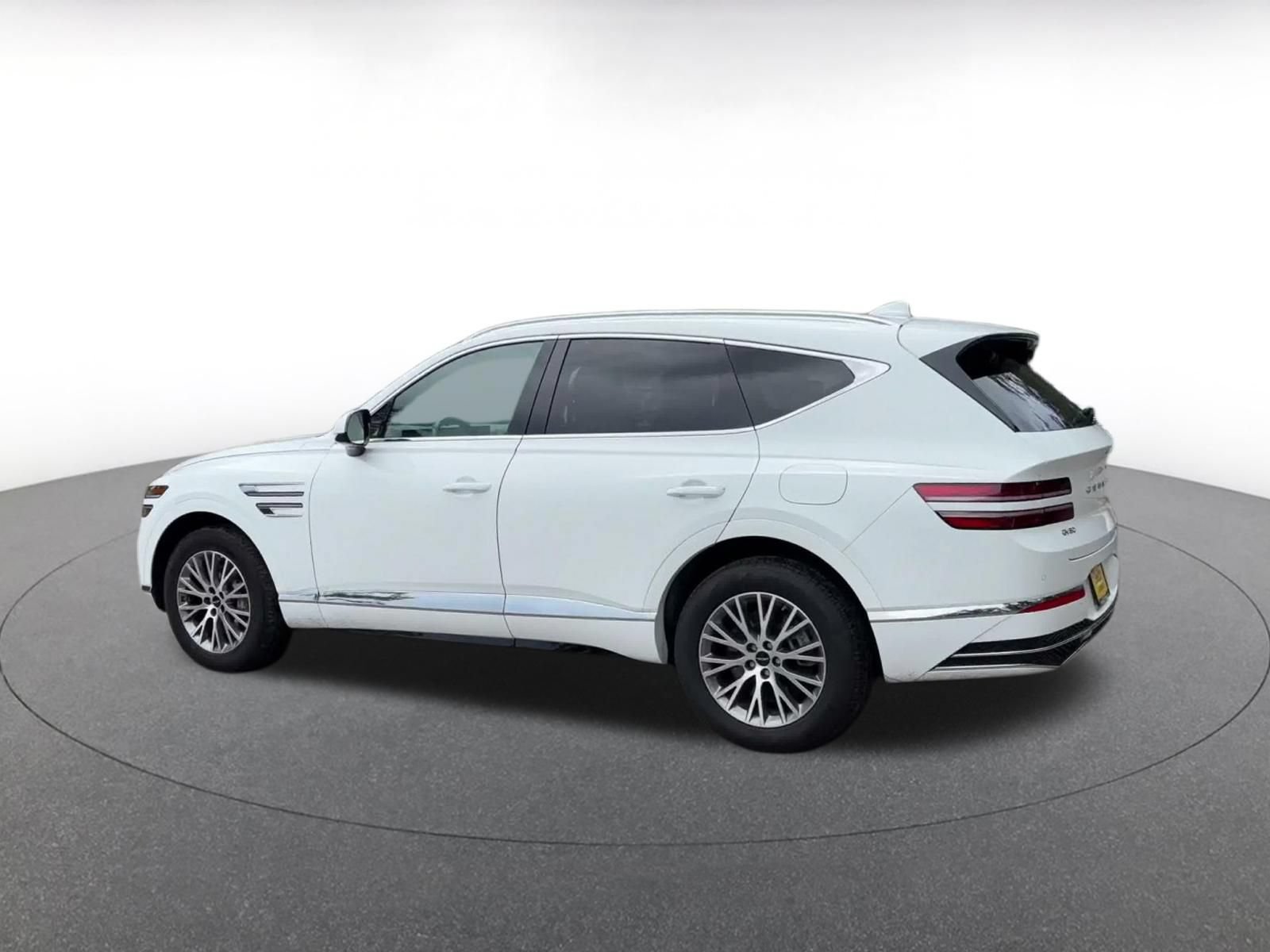 Thumbnail: 2026 Genesis GV80 - 10