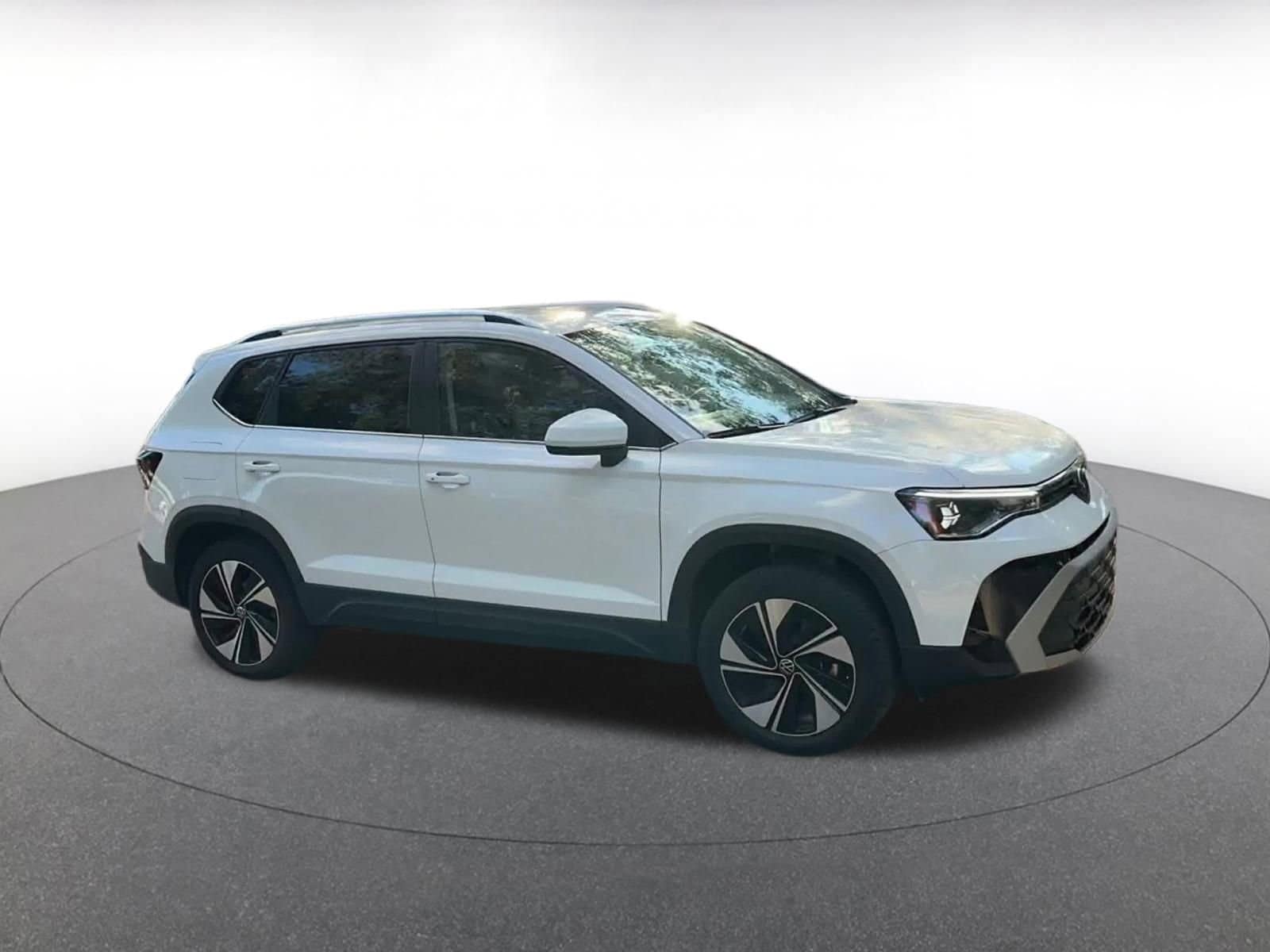 Thumbnail: 2025 Volkswagen Taos - 2