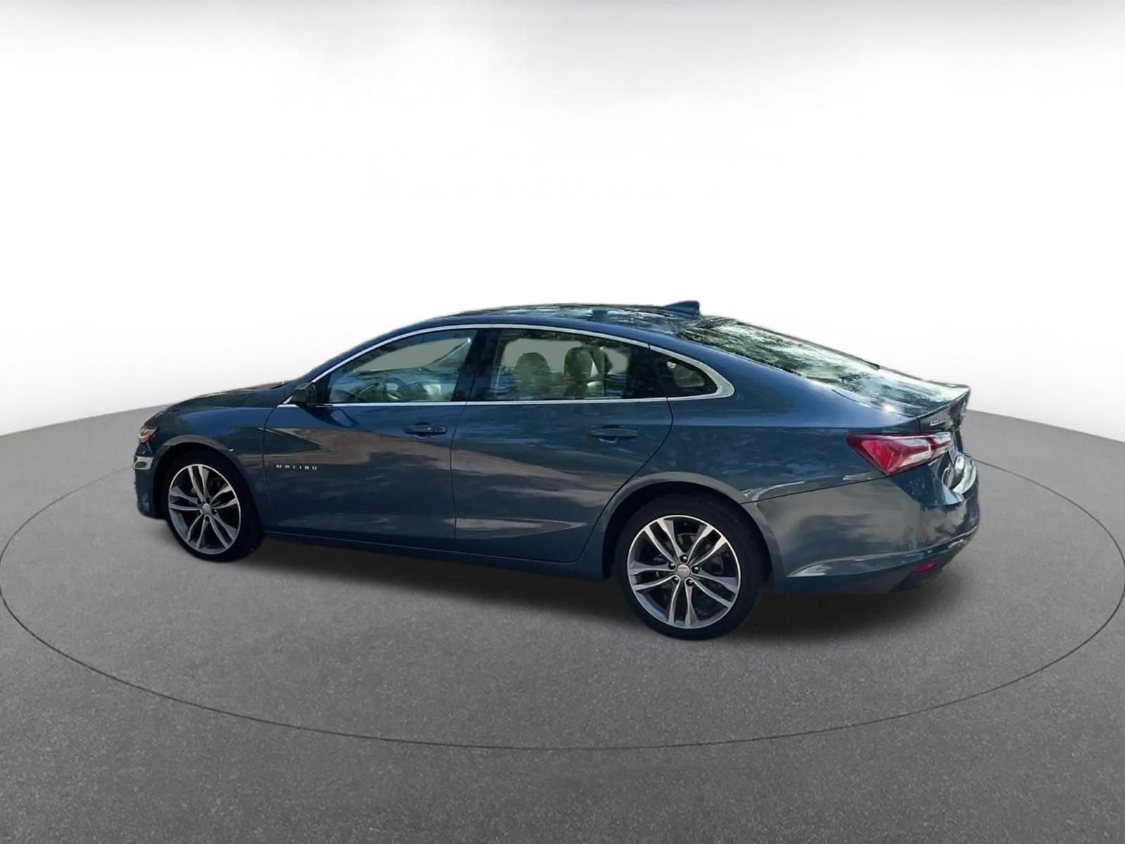 Thumbnail: 2024 Chevrolet Malibu - 10