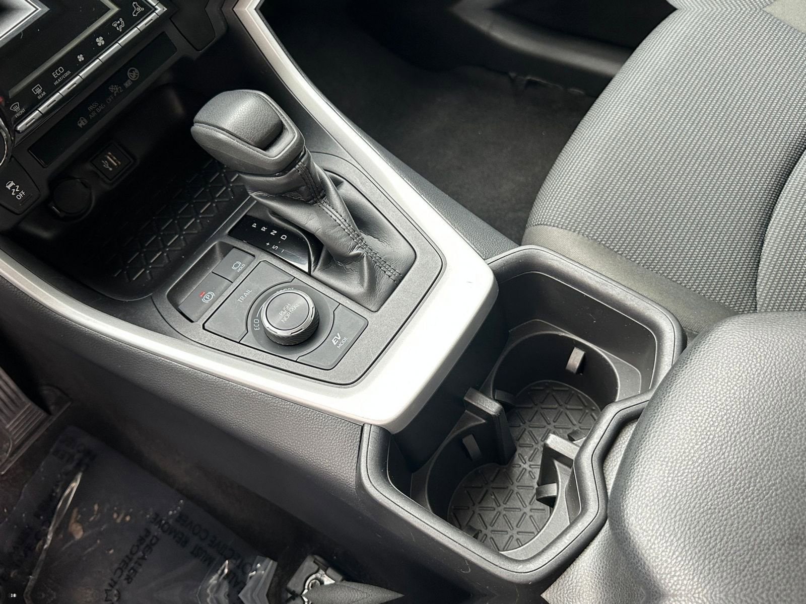 Thumbnail: 2025 Toyota RAV4 - 35