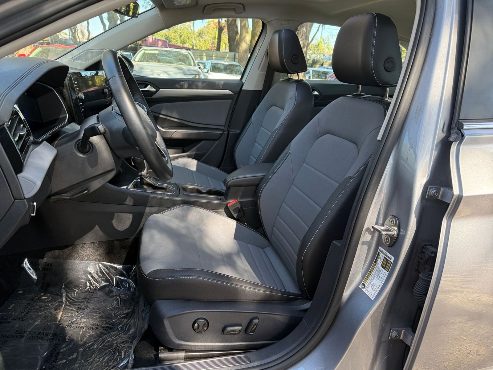 Thumbnail: 2025 Volkswagen Jetta - 31