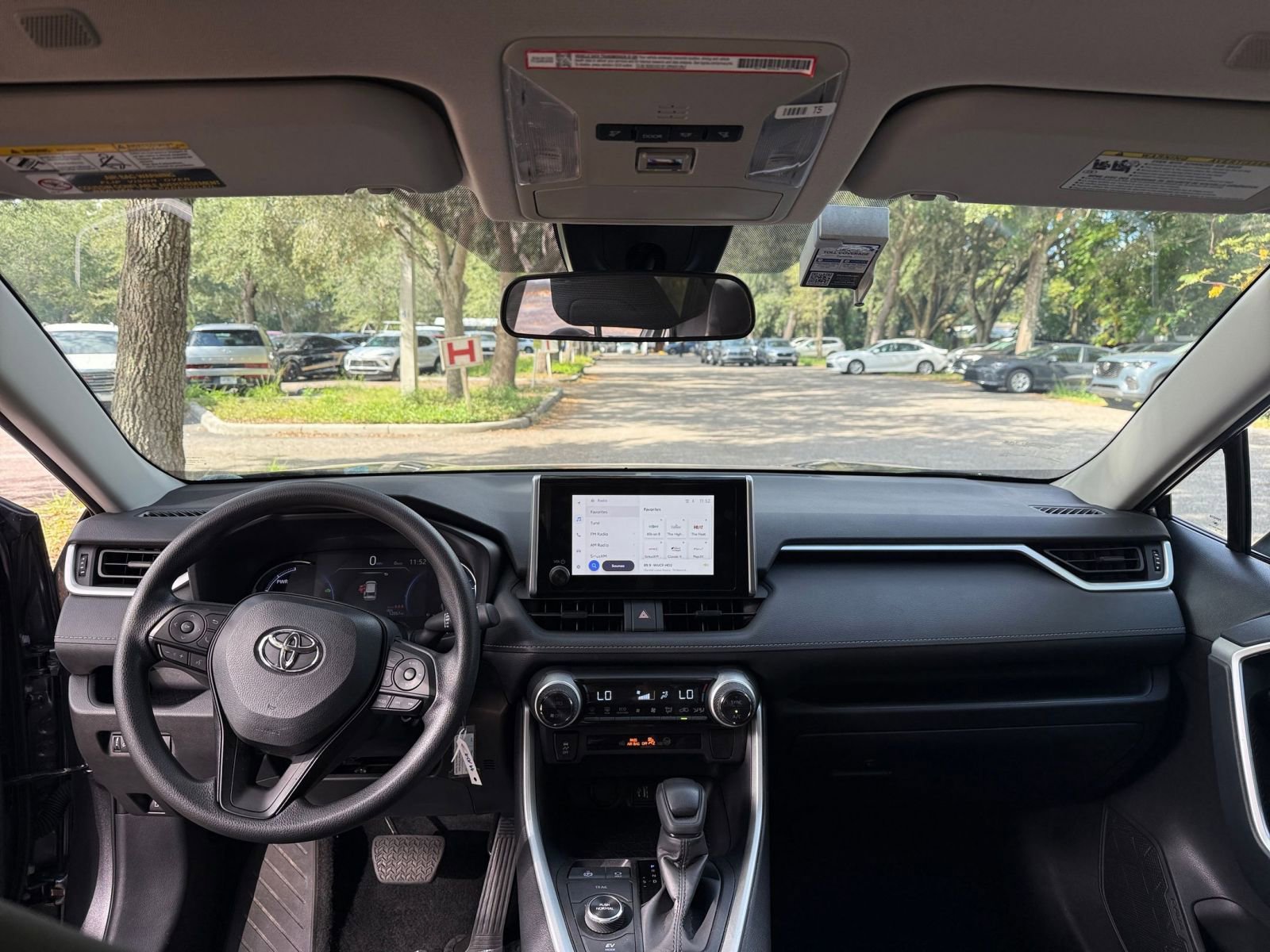 Thumbnail: 2025 Toyota RAV4 - 27