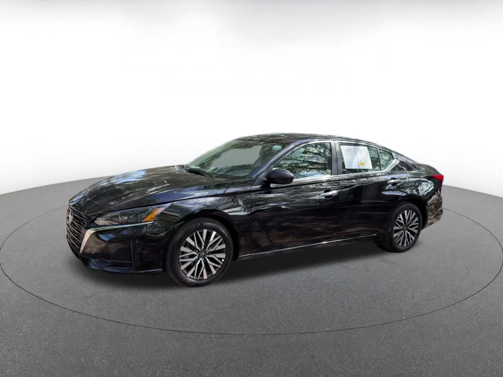 Thumbnail: 2025 Nissan Altima - 8