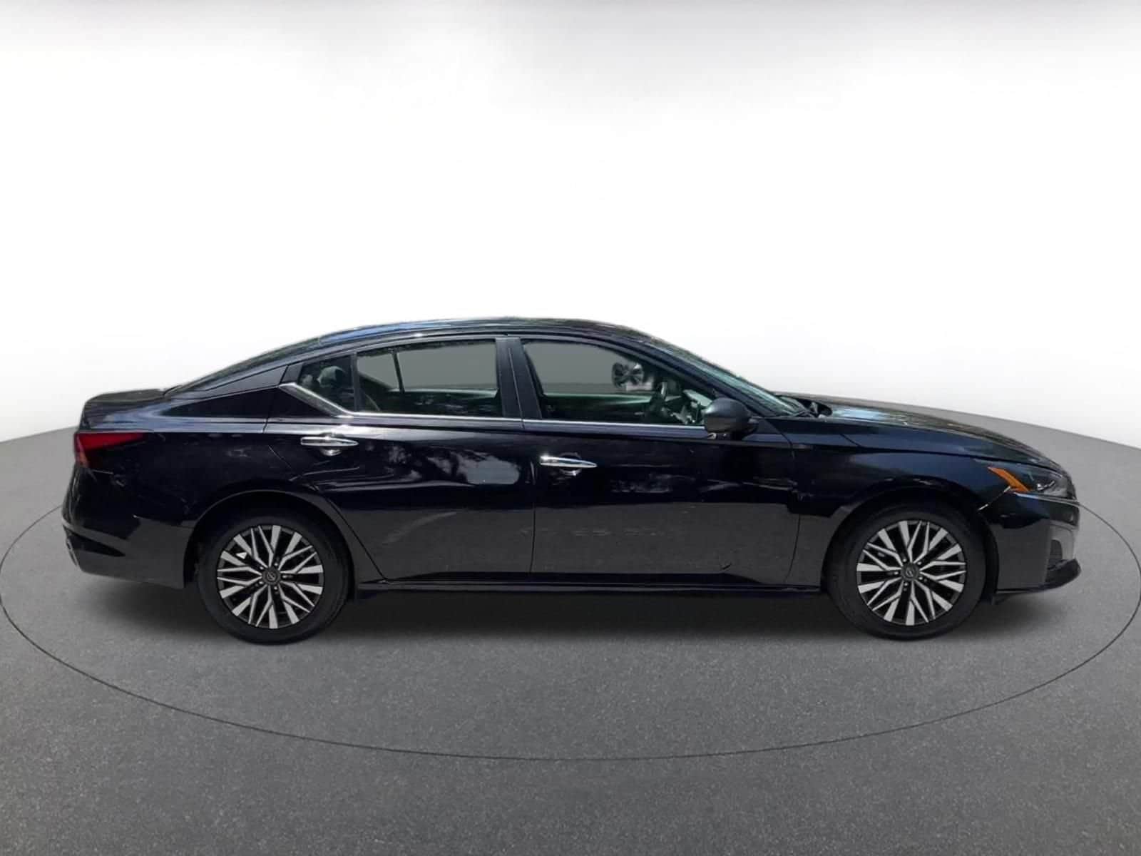 Thumbnail: 2025 Nissan Altima - 16