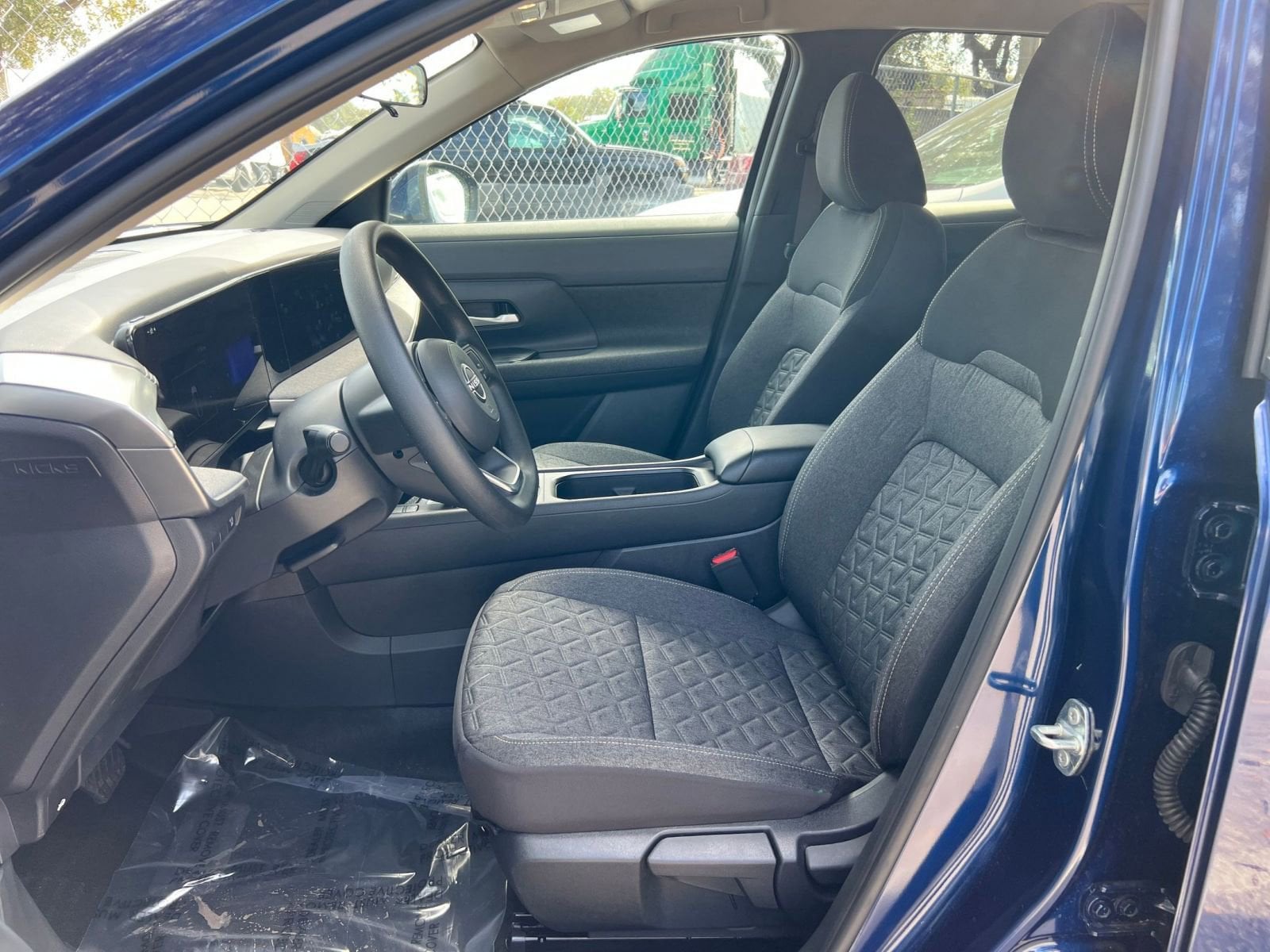 Thumbnail: 2025 Nissan Kicks - 21