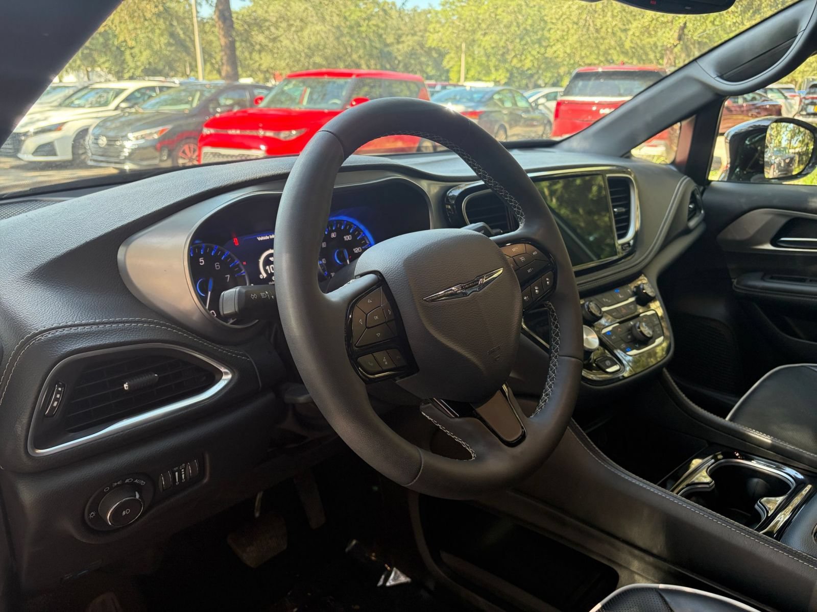 Thumbnail: 2025 Chrysler Pacifica - 34