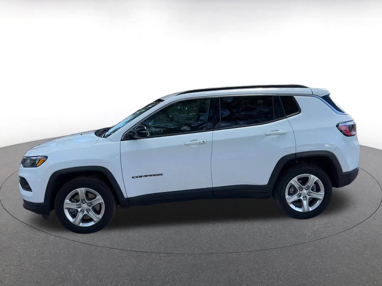 Thumbnail: 2023 Jeep Compass - 9