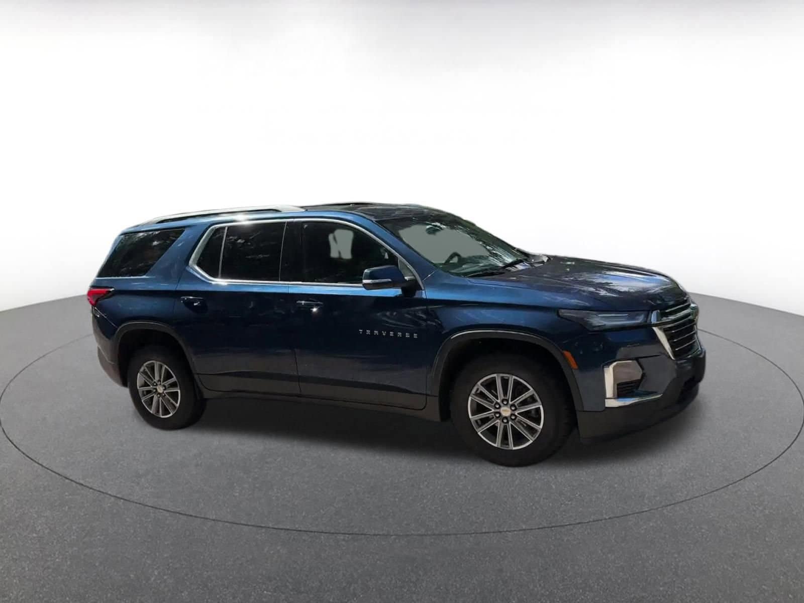 2023 Chevrolet Traverse LT 2