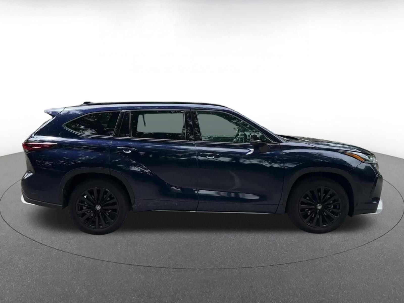 2024 Toyota Highlander XSE 16