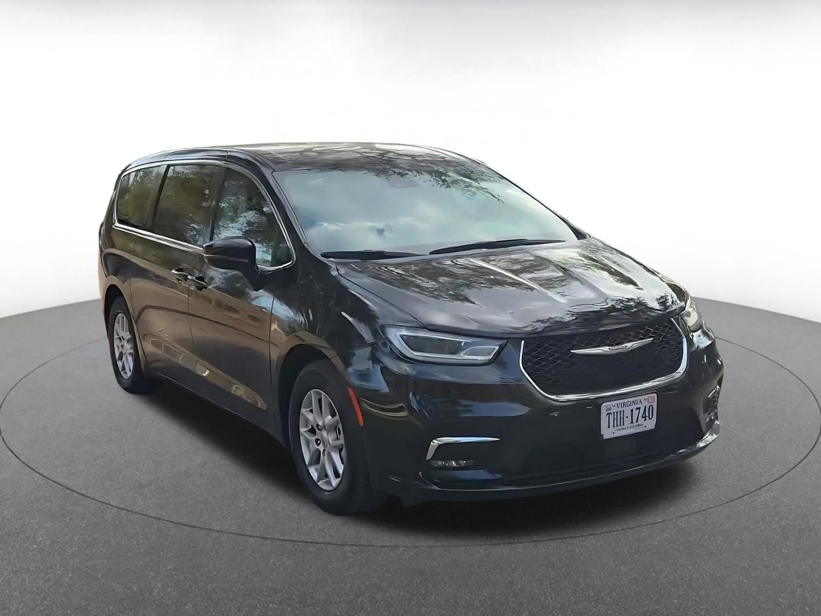 Thumbnail: 2024 Chrysler Pacifica - 3