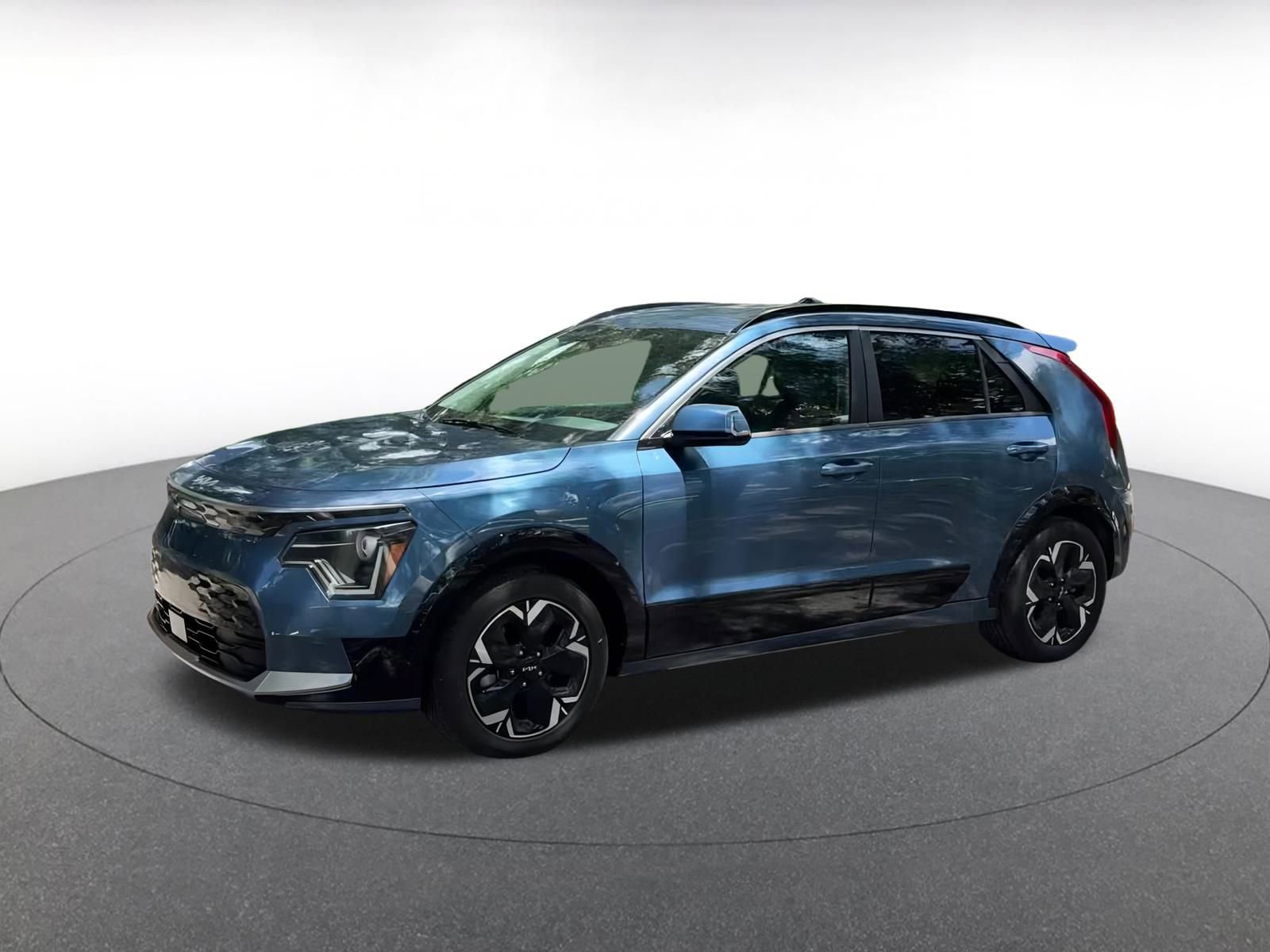 Thumbnail: 2023 Kia Niro - 8