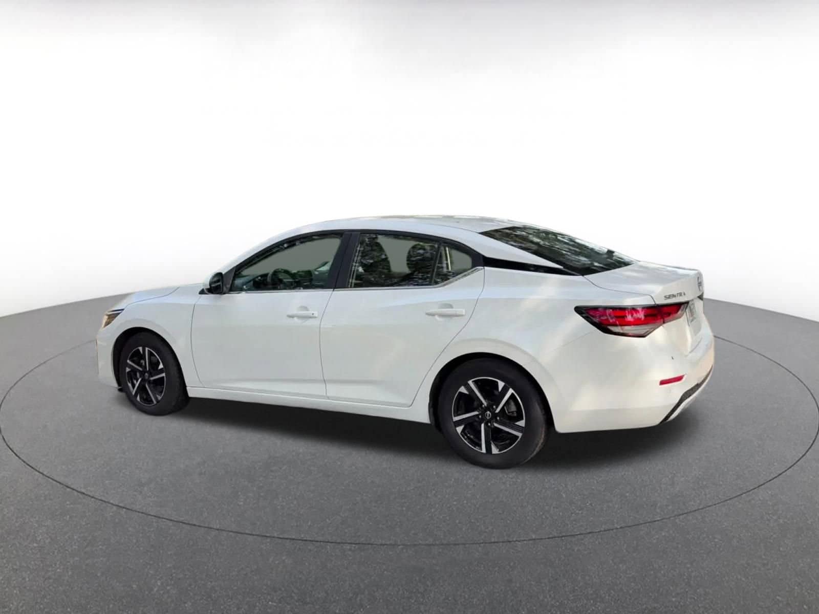 Thumbnail: 2024 Nissan Sentra - 10