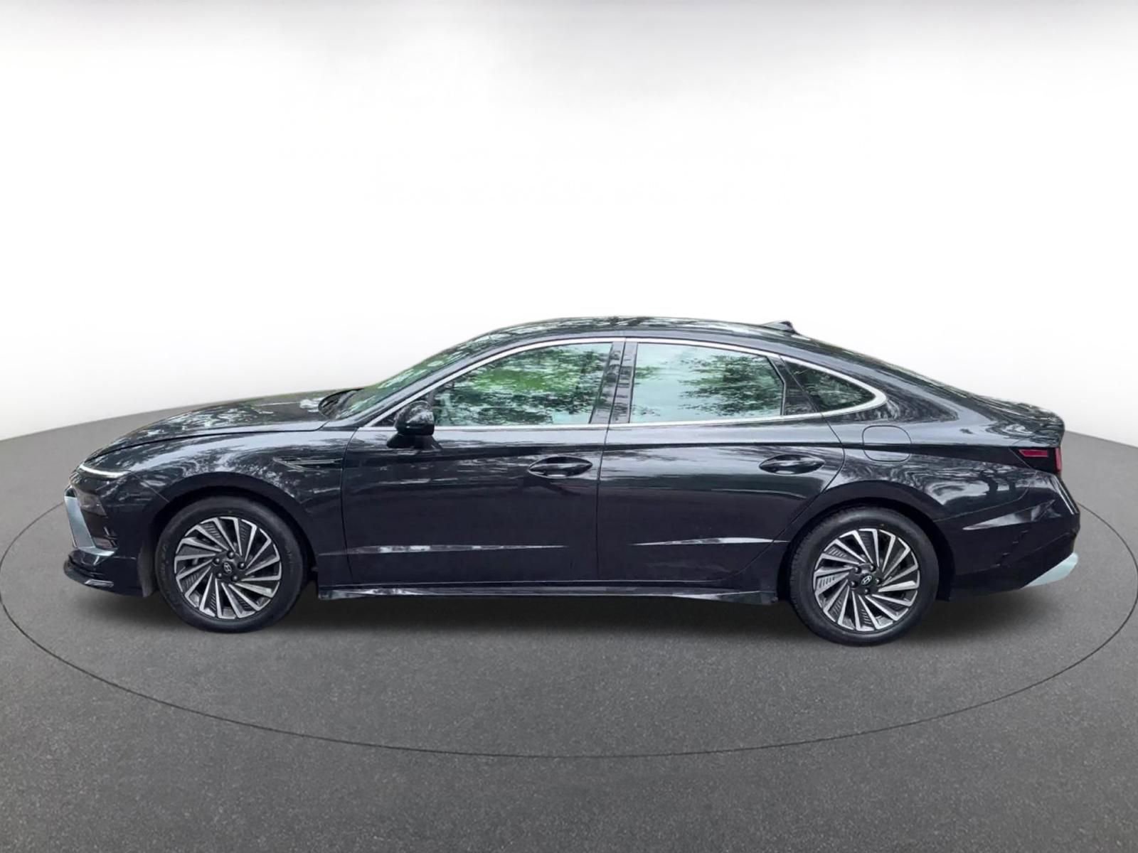 Thumbnail: 2025 Hyundai Sonata - 10