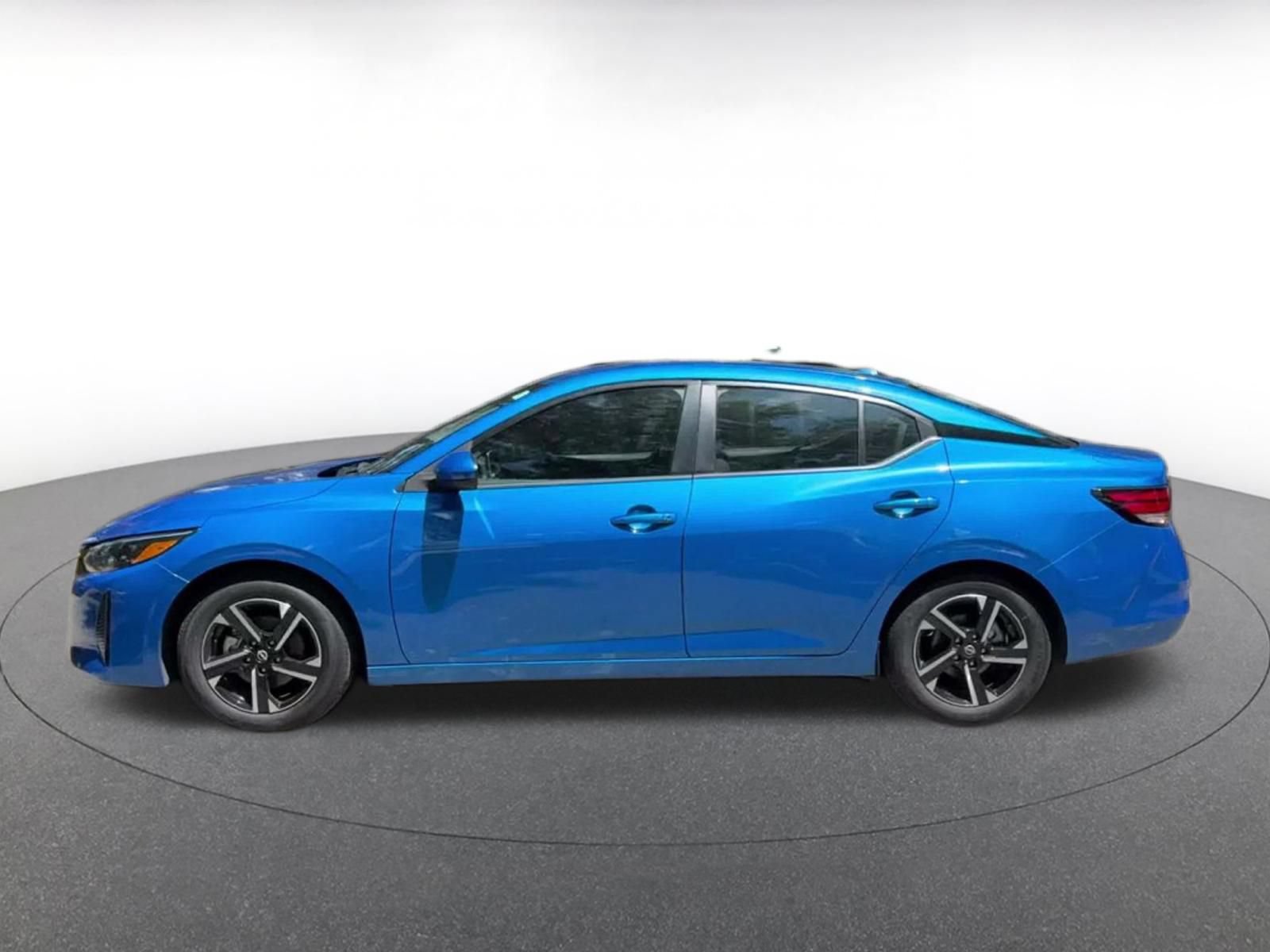 Thumbnail: 2025 Nissan Sentra - 9