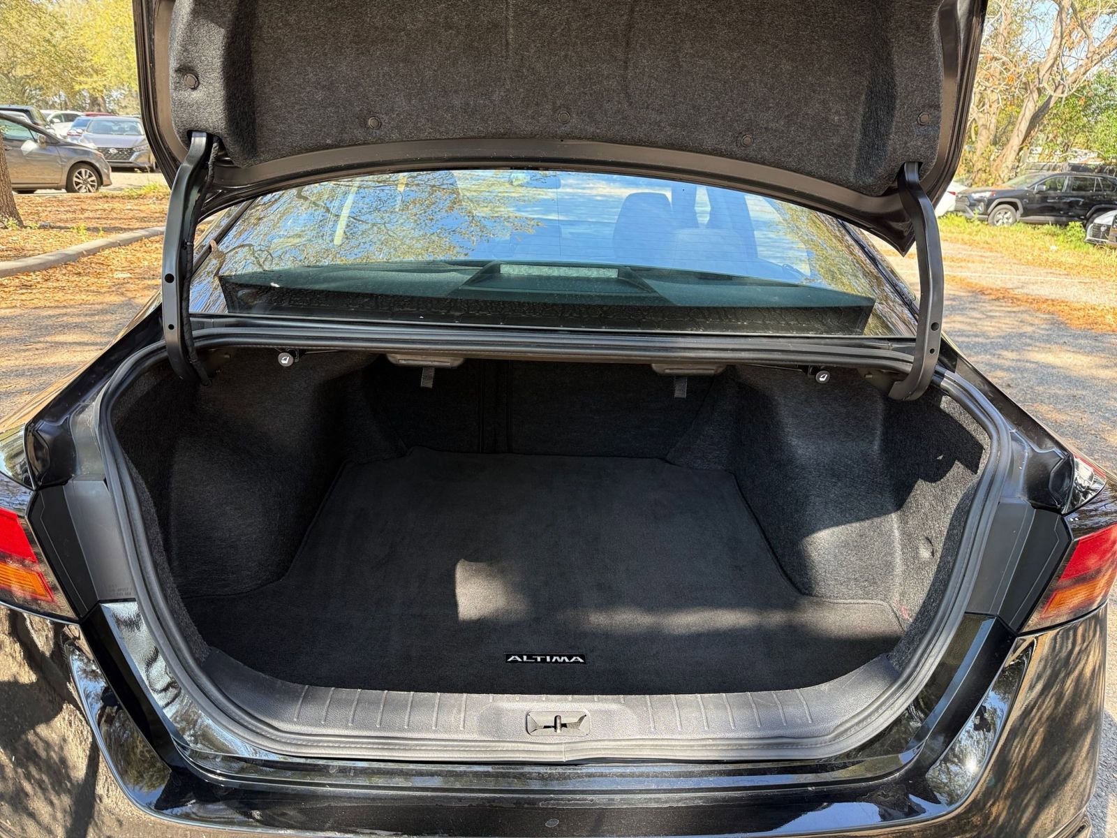 Thumbnail: 2025 Nissan Altima - 25