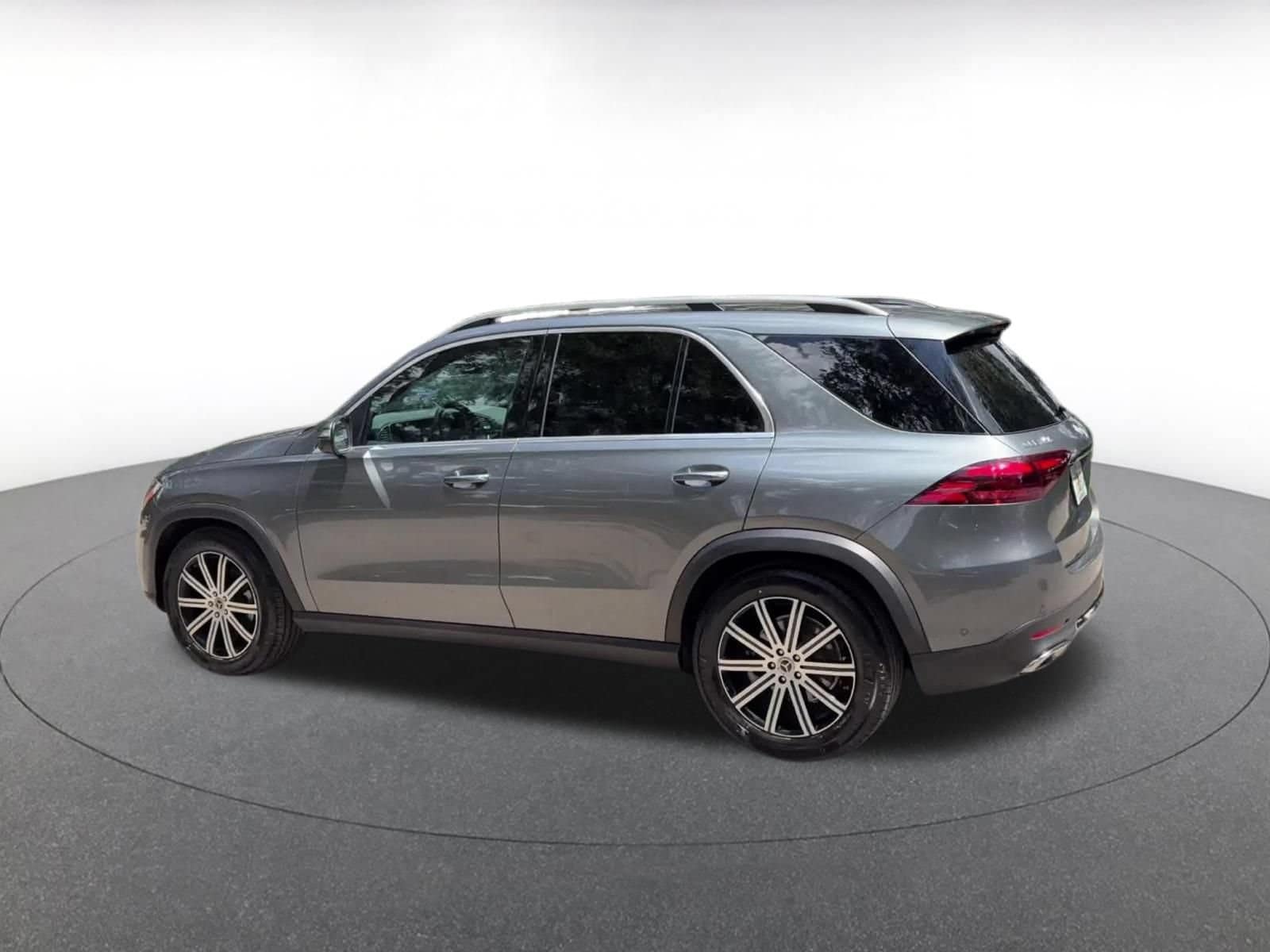 Thumbnail: 2026 Mercedes-Benz GLE - 10