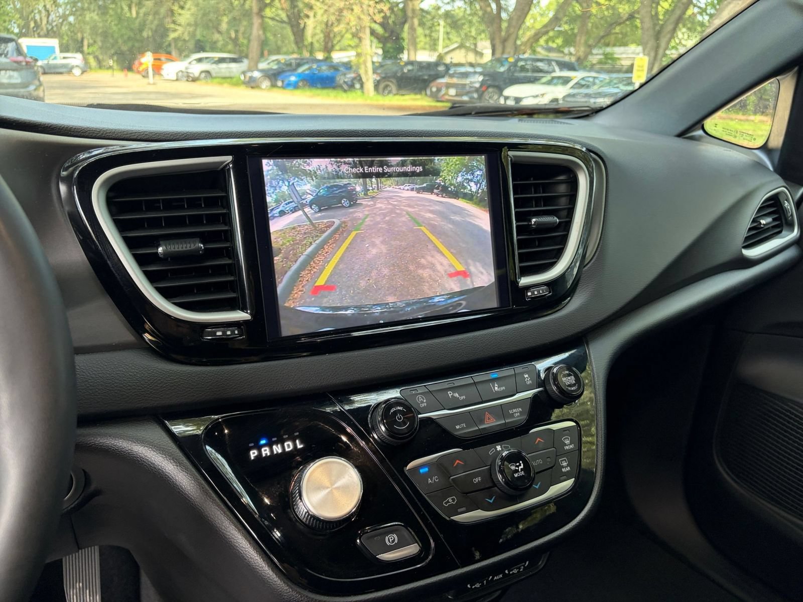 Thumbnail: 2025 Chrysler Pacifica - 22