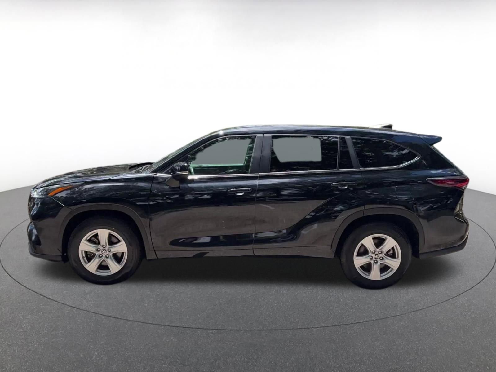 Thumbnail: 2025 Toyota Highlander - 9