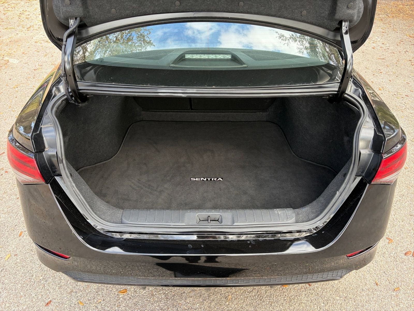 Thumbnail: 2025 Nissan Sentra - 27