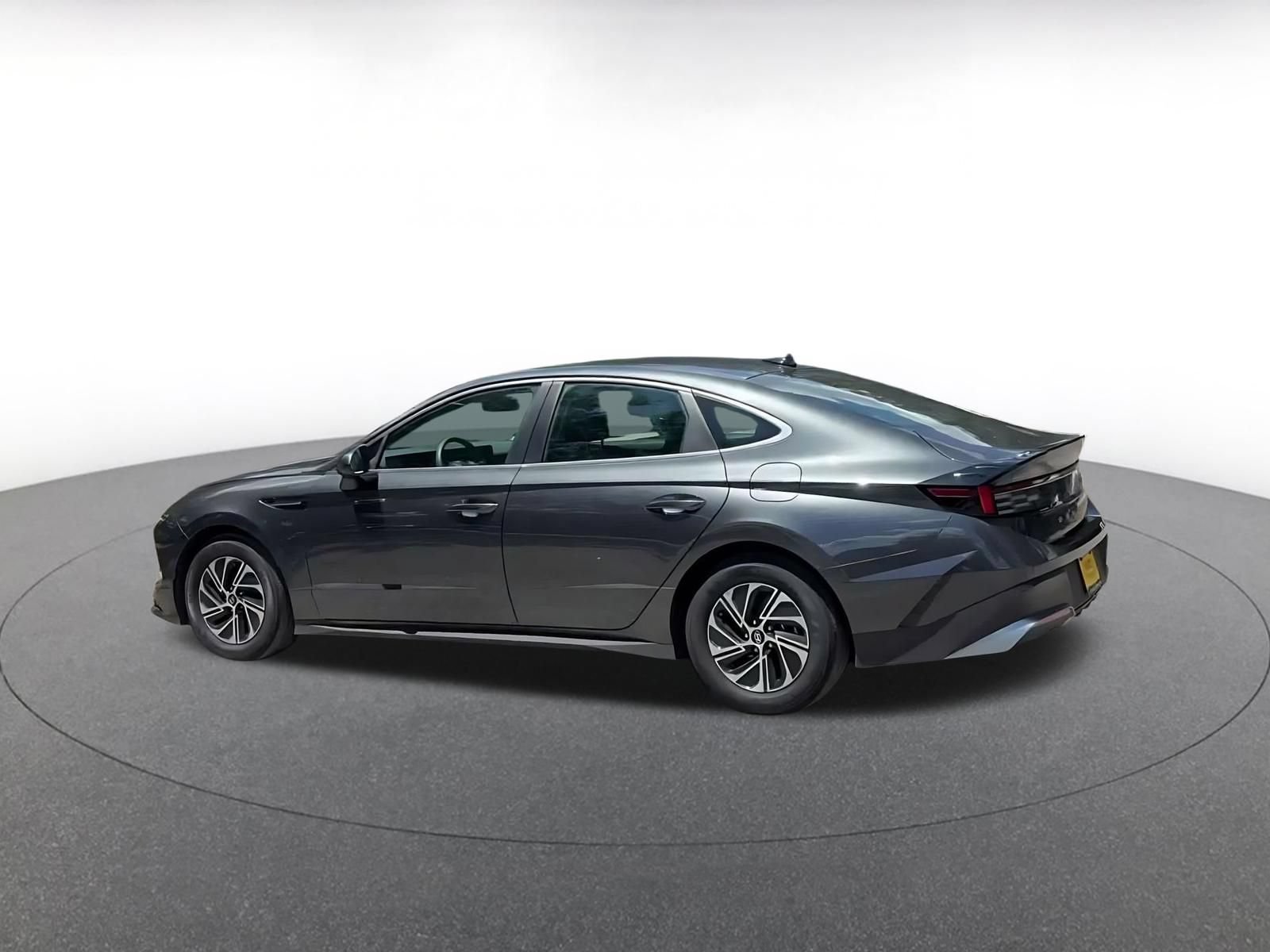 Thumbnail: 2026 Hyundai Sonata - 10