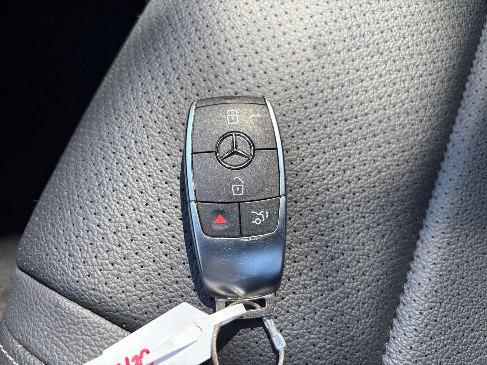 Thumbnail: 2026 Mercedes-Benz GLE - 22