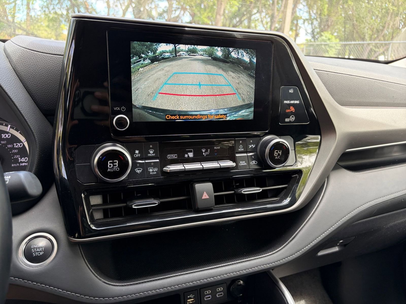 Thumbnail: 2025 Toyota Highlander - 25