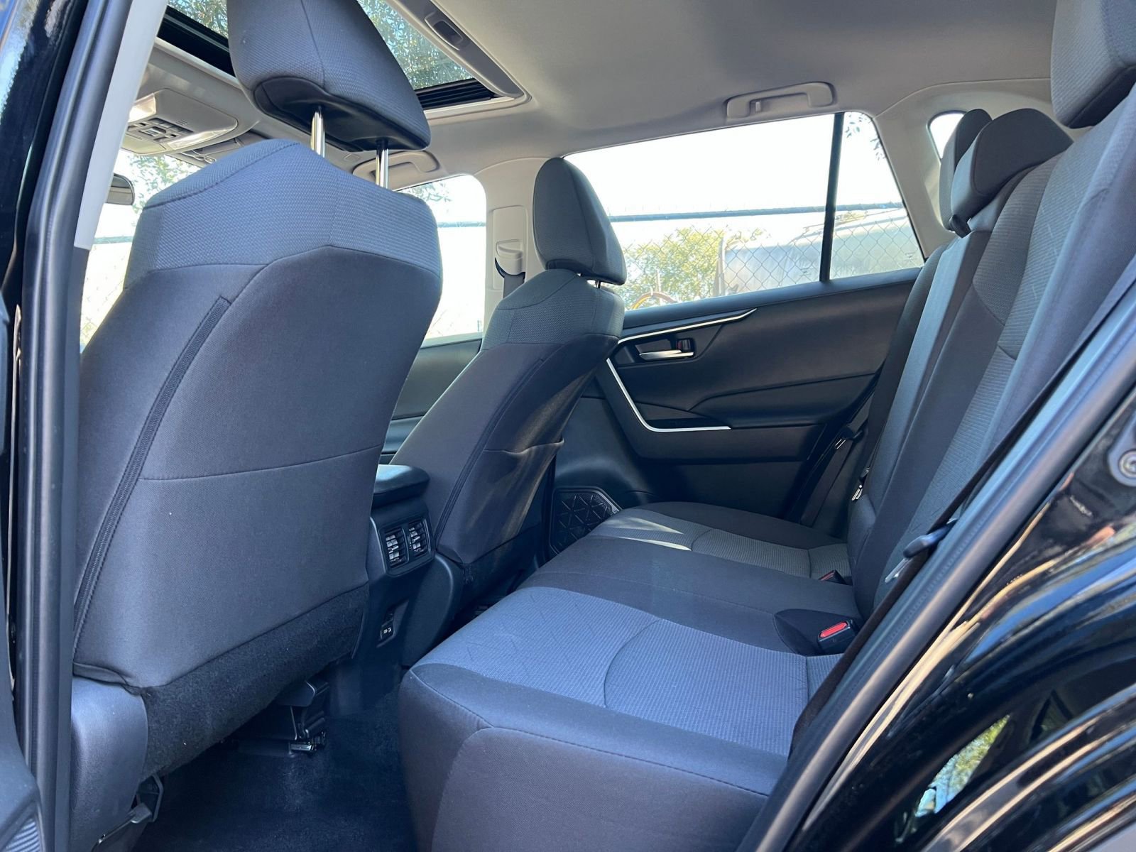 Thumbnail: 2025 Toyota RAV4 - 20